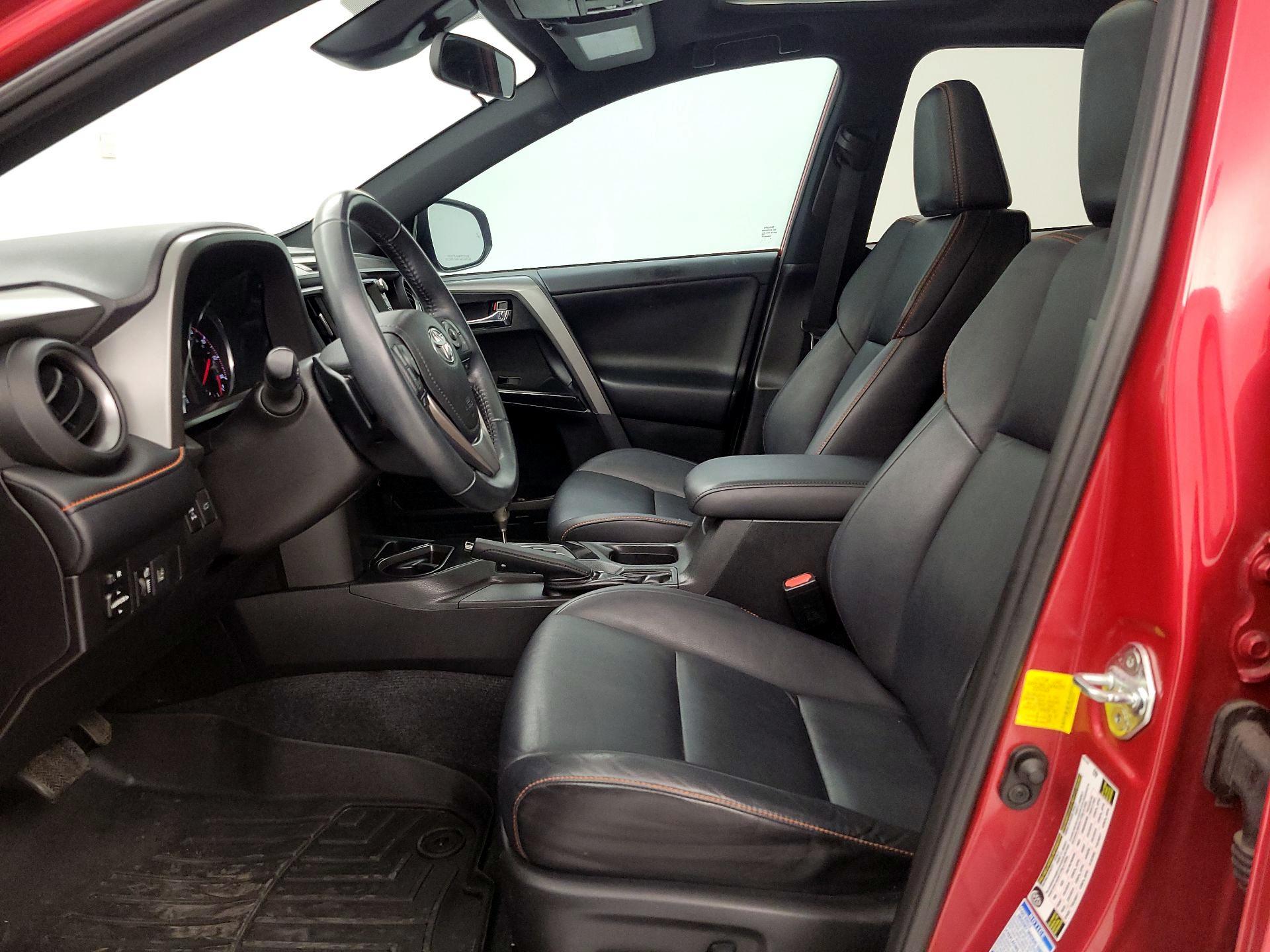 Thumbnail: 2016 Toyota RAV4 - 11