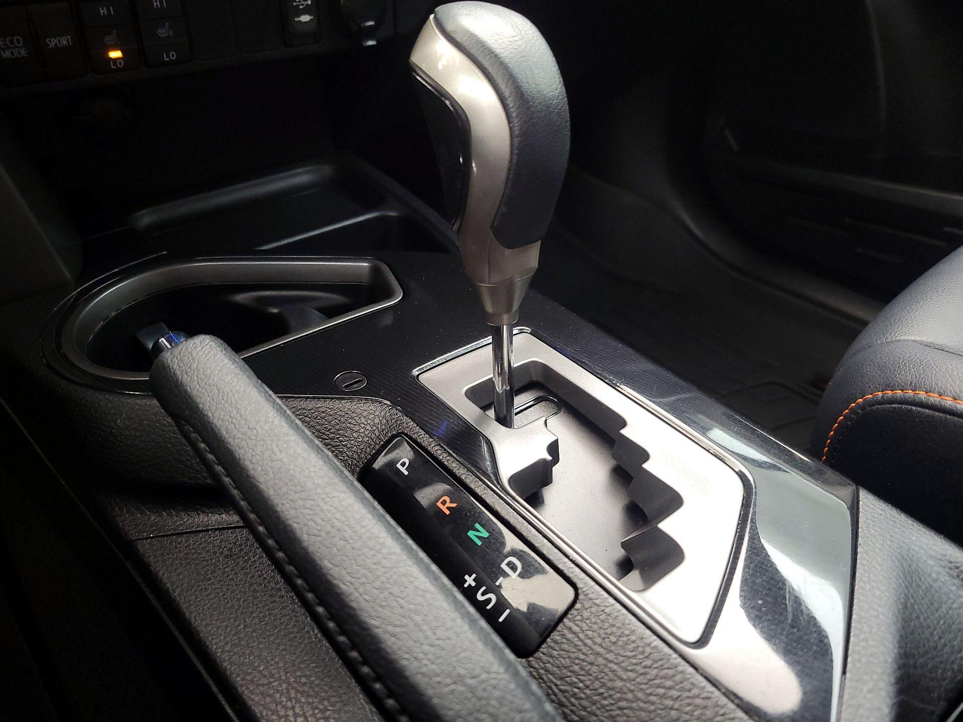 Thumbnail: 2016 Toyota RAV4 - 17