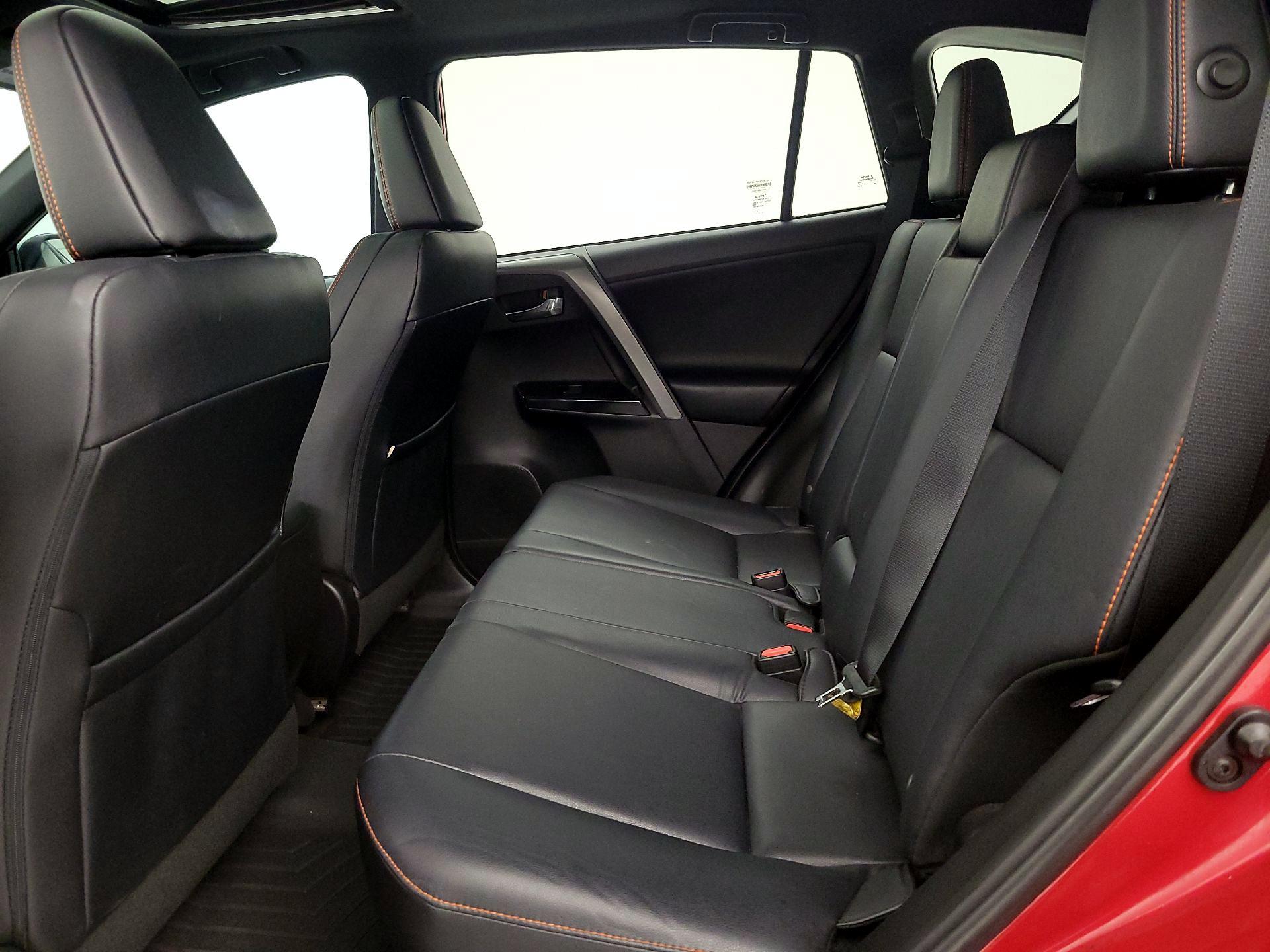 Thumbnail: 2016 Toyota RAV4 - 19