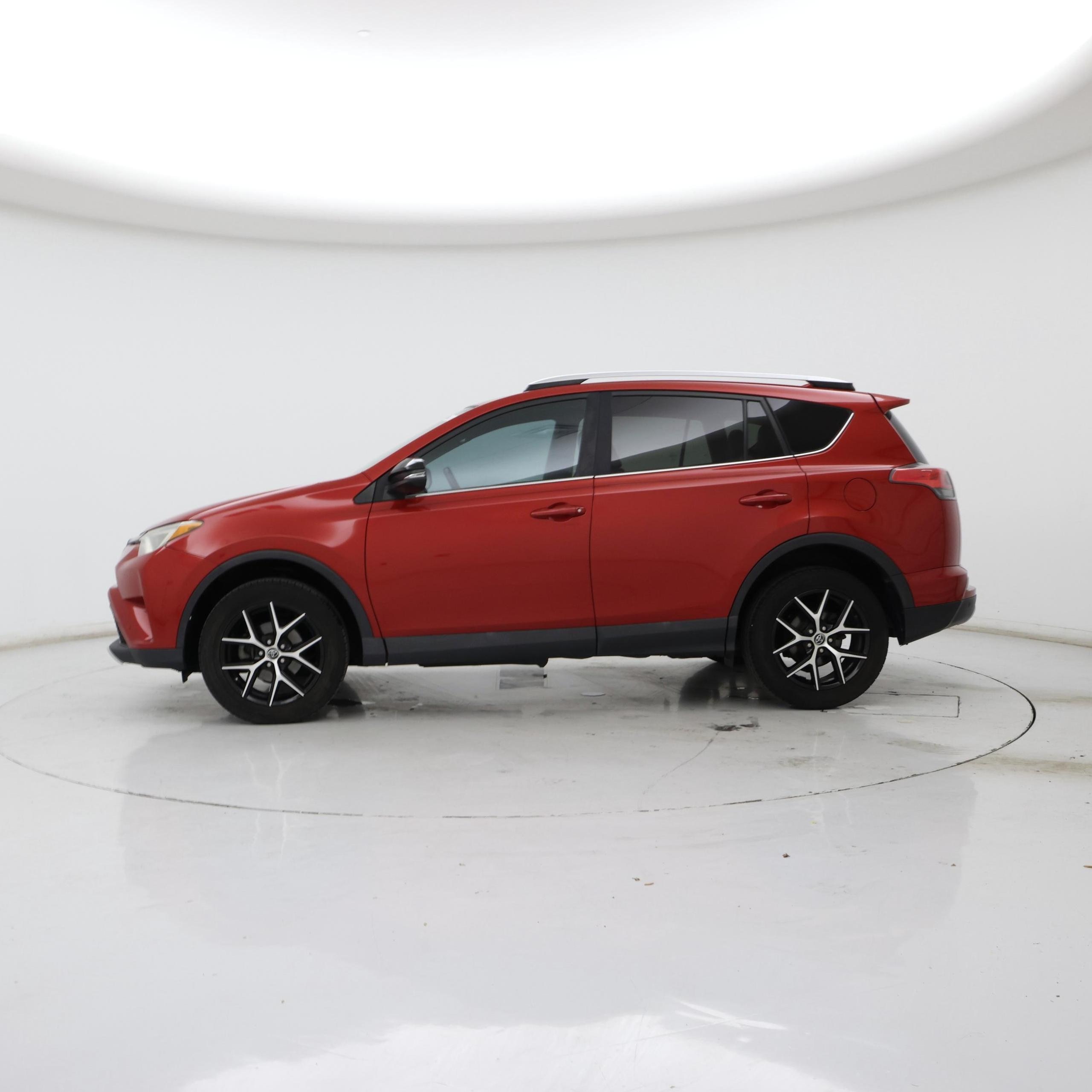 Thumbnail: 2016 Toyota RAV4 - 3