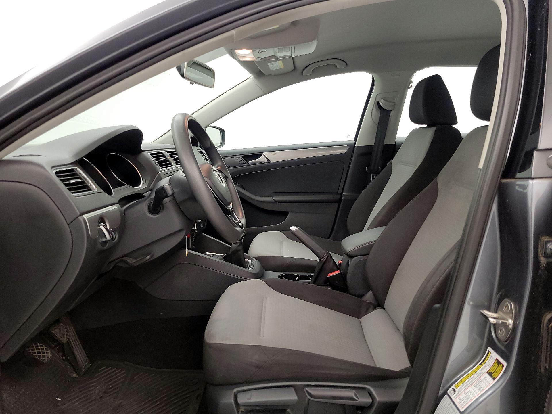 Thumbnail: 2018 Volkswagen Jetta - 11