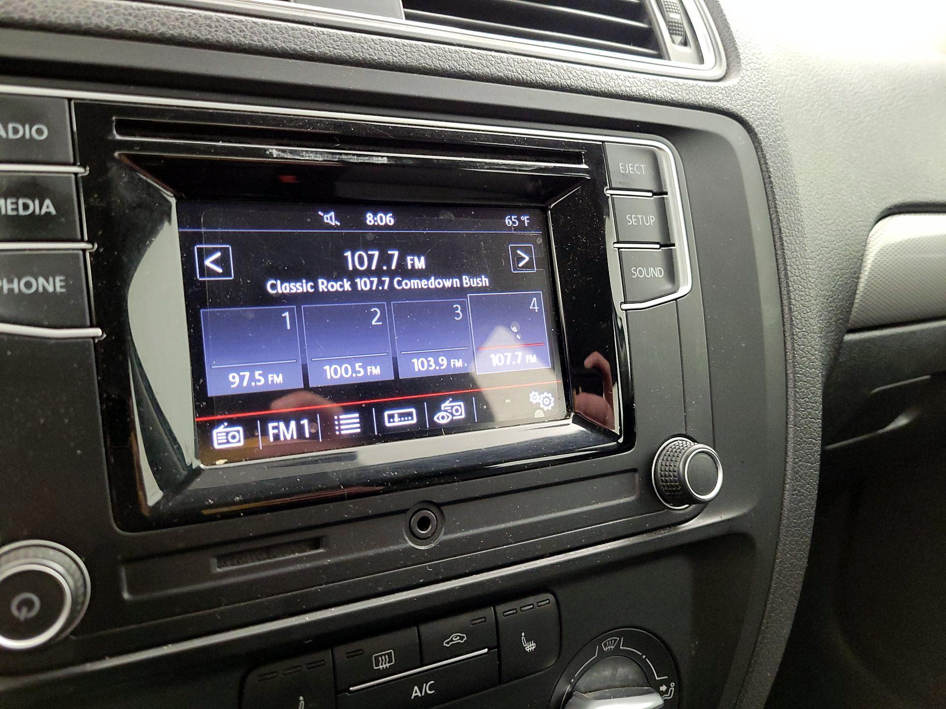 Thumbnail: 2018 Volkswagen Jetta - 15