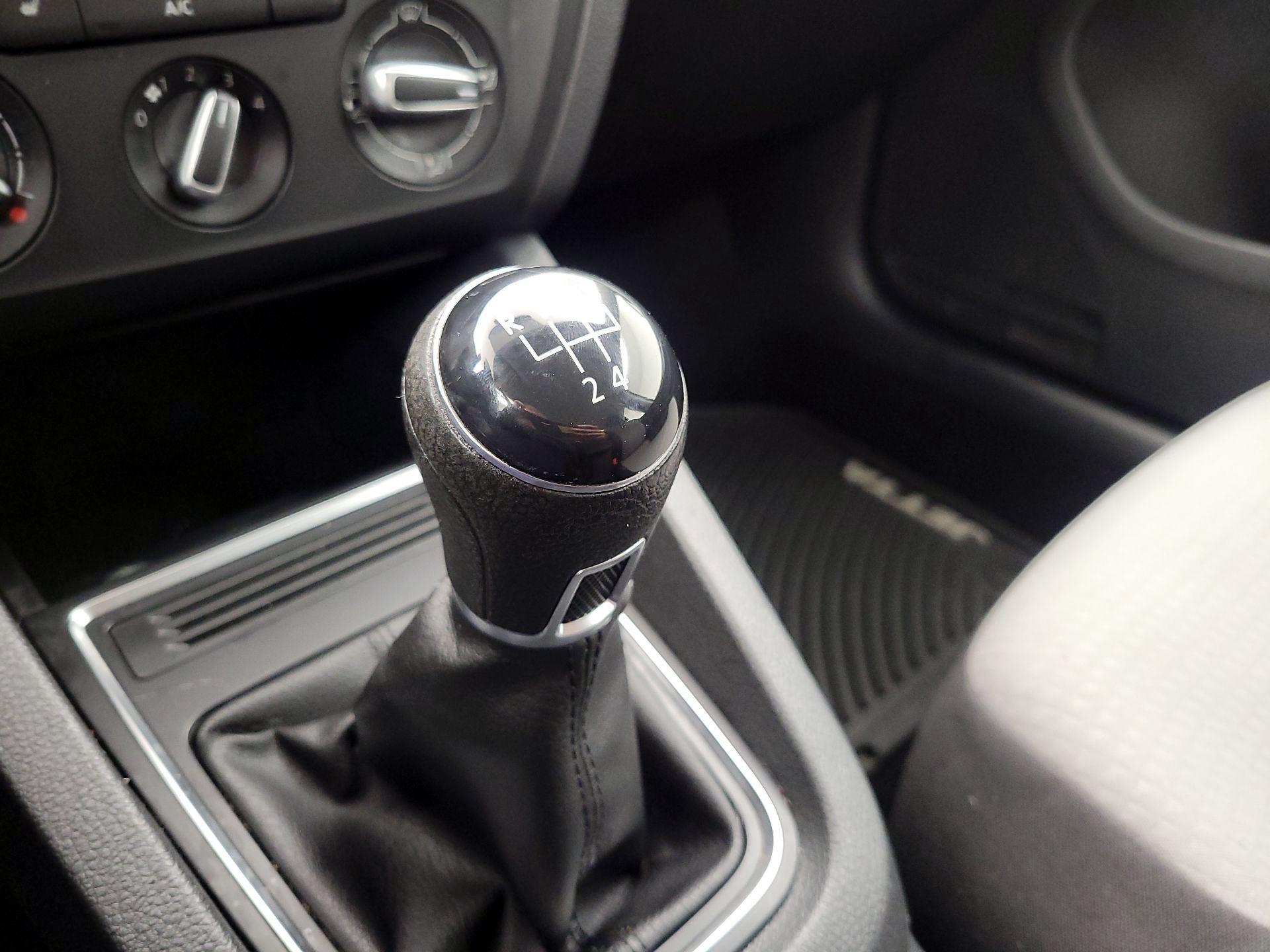 Thumbnail: 2018 Volkswagen Jetta - 17