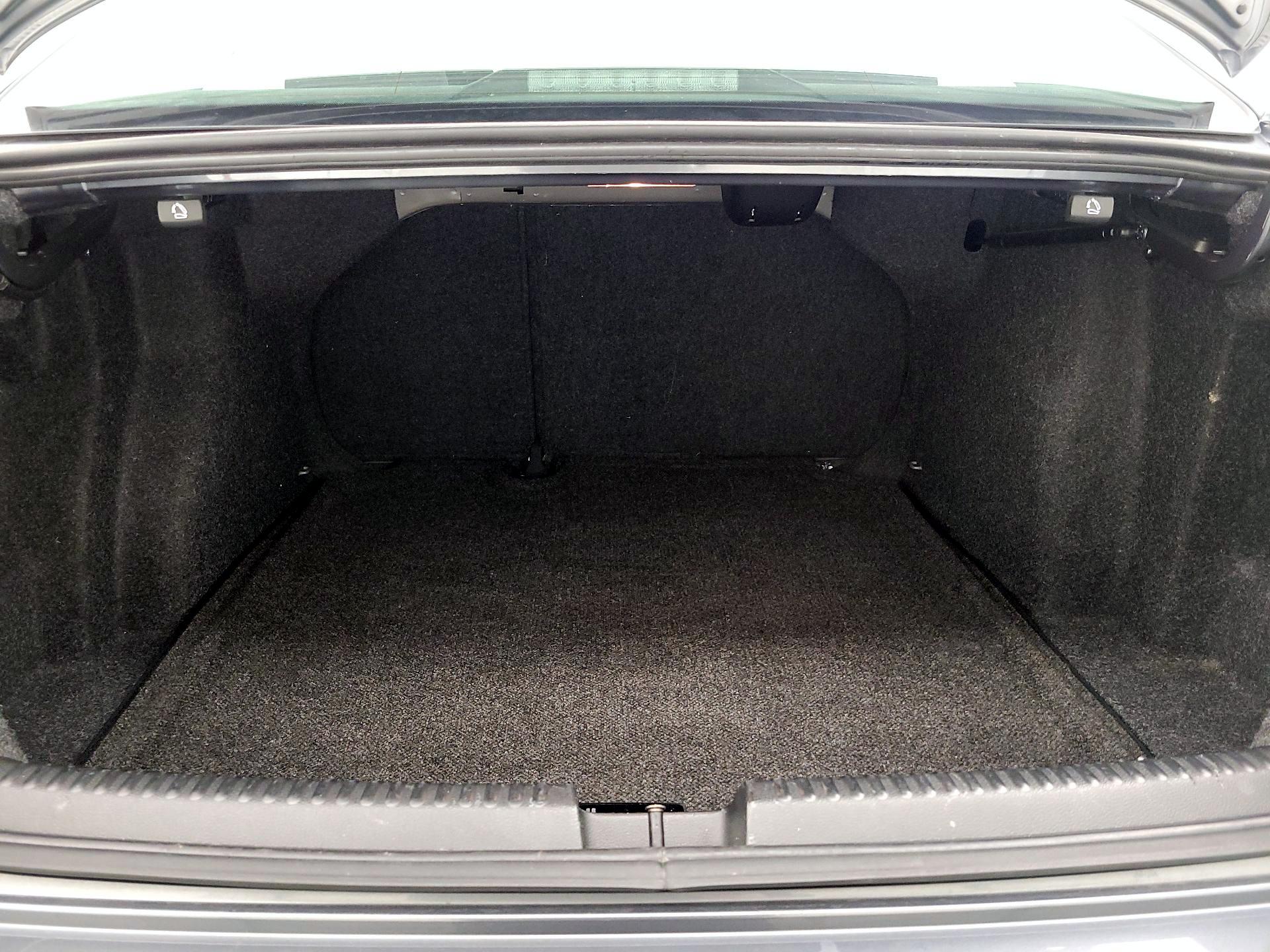 Thumbnail: 2018 Volkswagen Jetta - 19