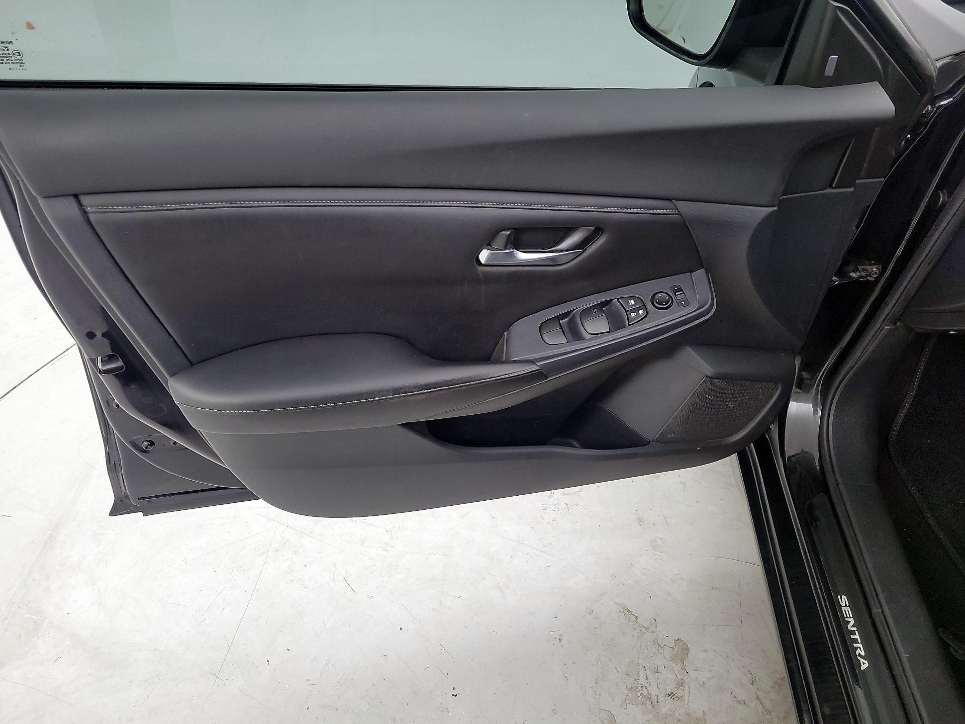 Thumbnail: 2020 Nissan Sentra - 12