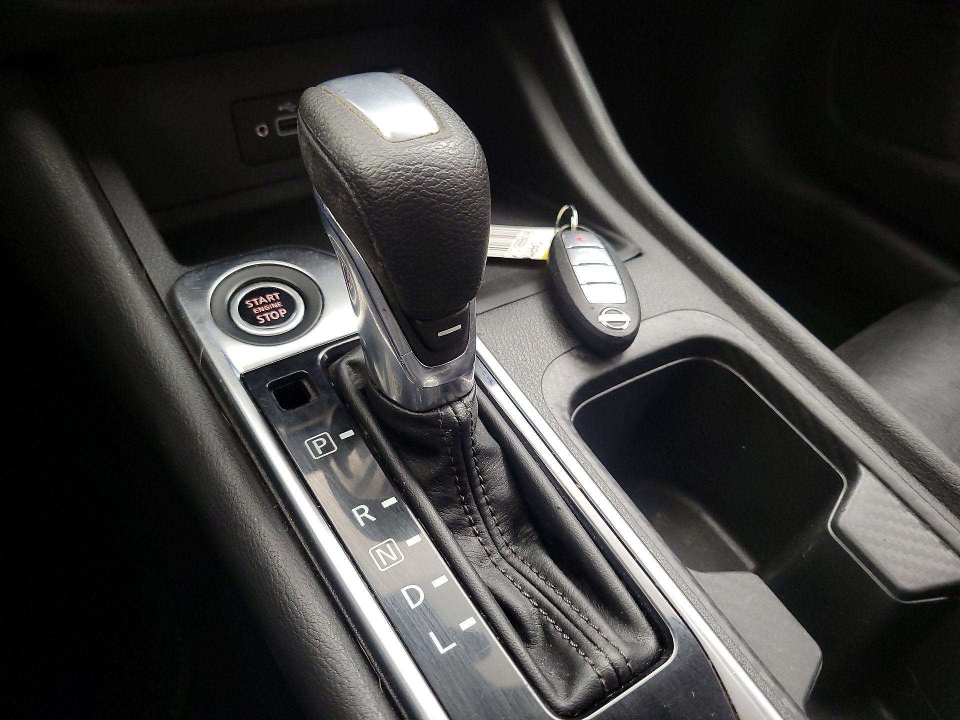 Thumbnail: 2020 Nissan Sentra - 17