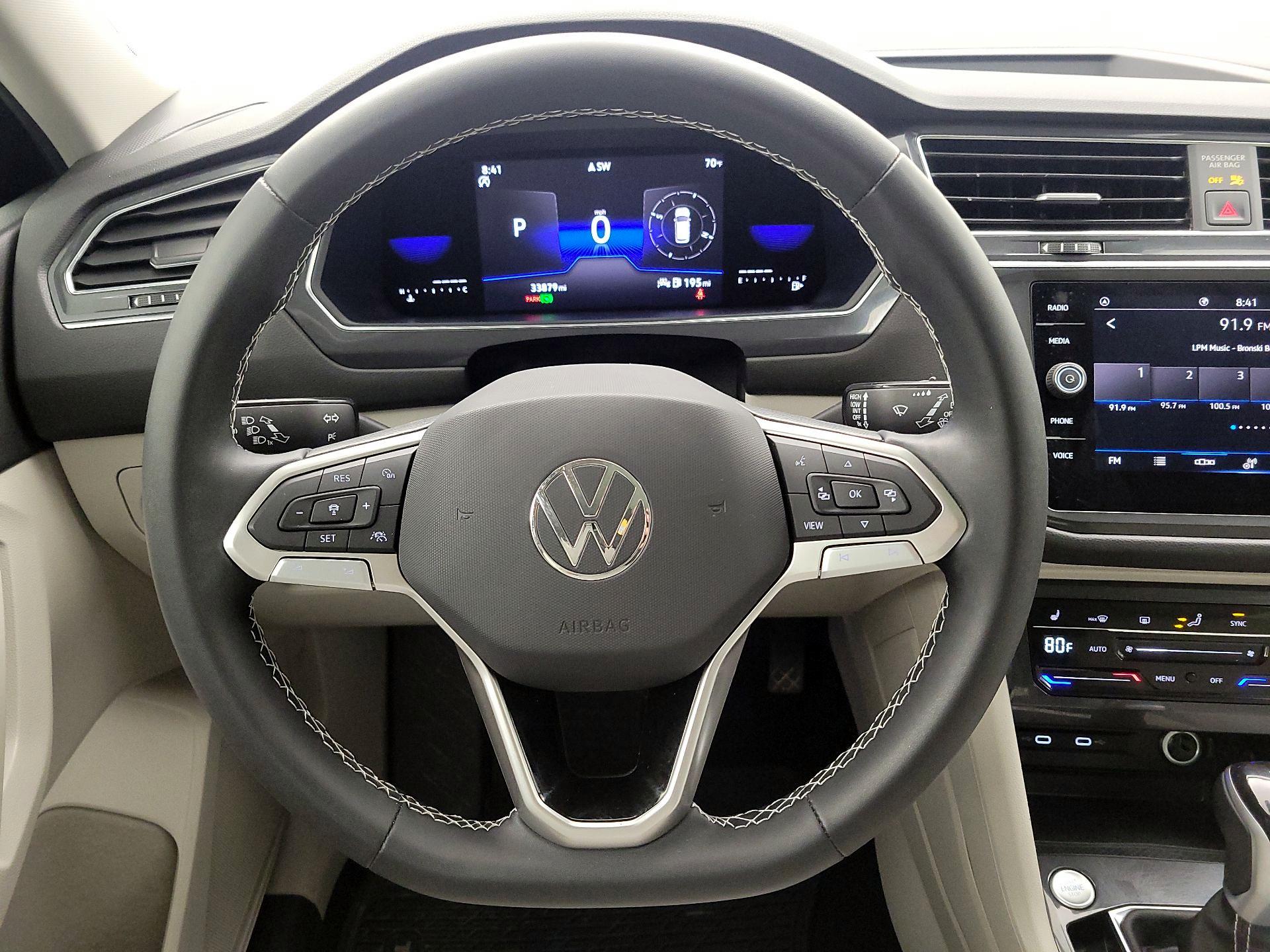 Thumbnail: 2023 Volkswagen Tiguan - 10