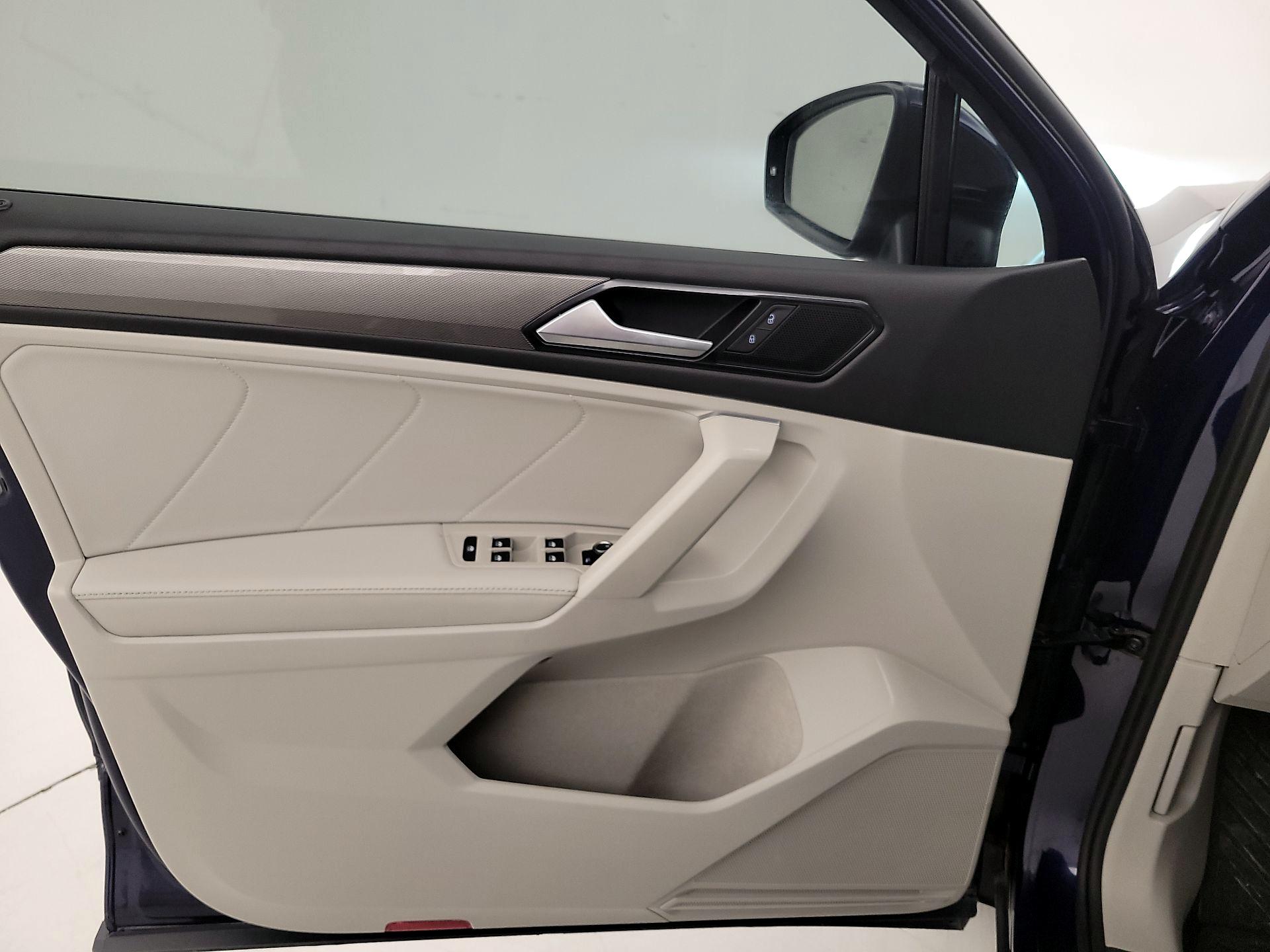 Thumbnail: 2023 Volkswagen Tiguan - 12