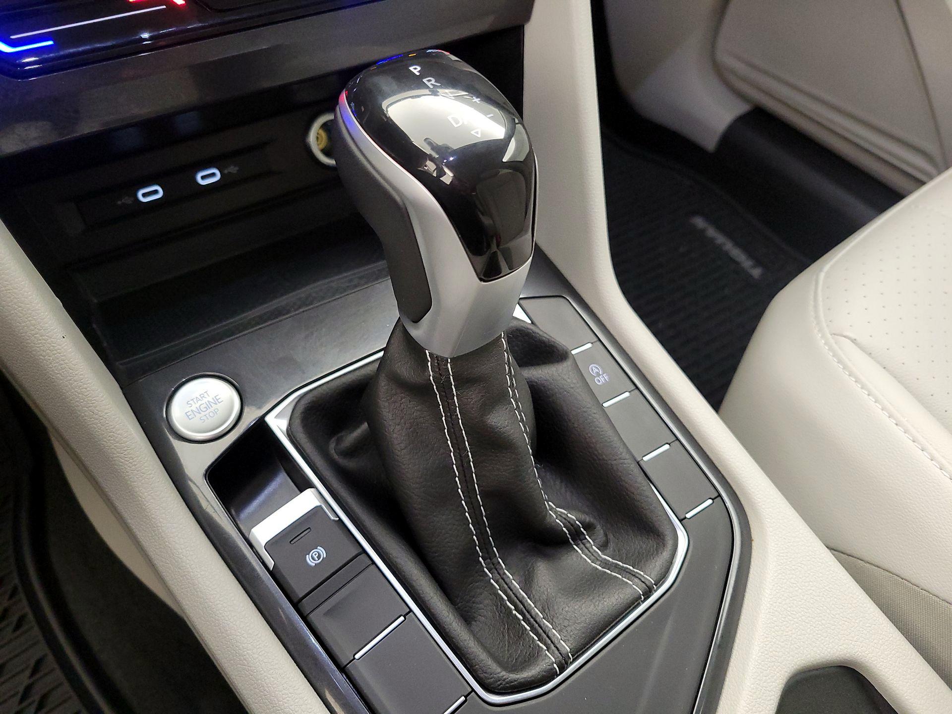 Thumbnail: 2023 Volkswagen Tiguan - 18