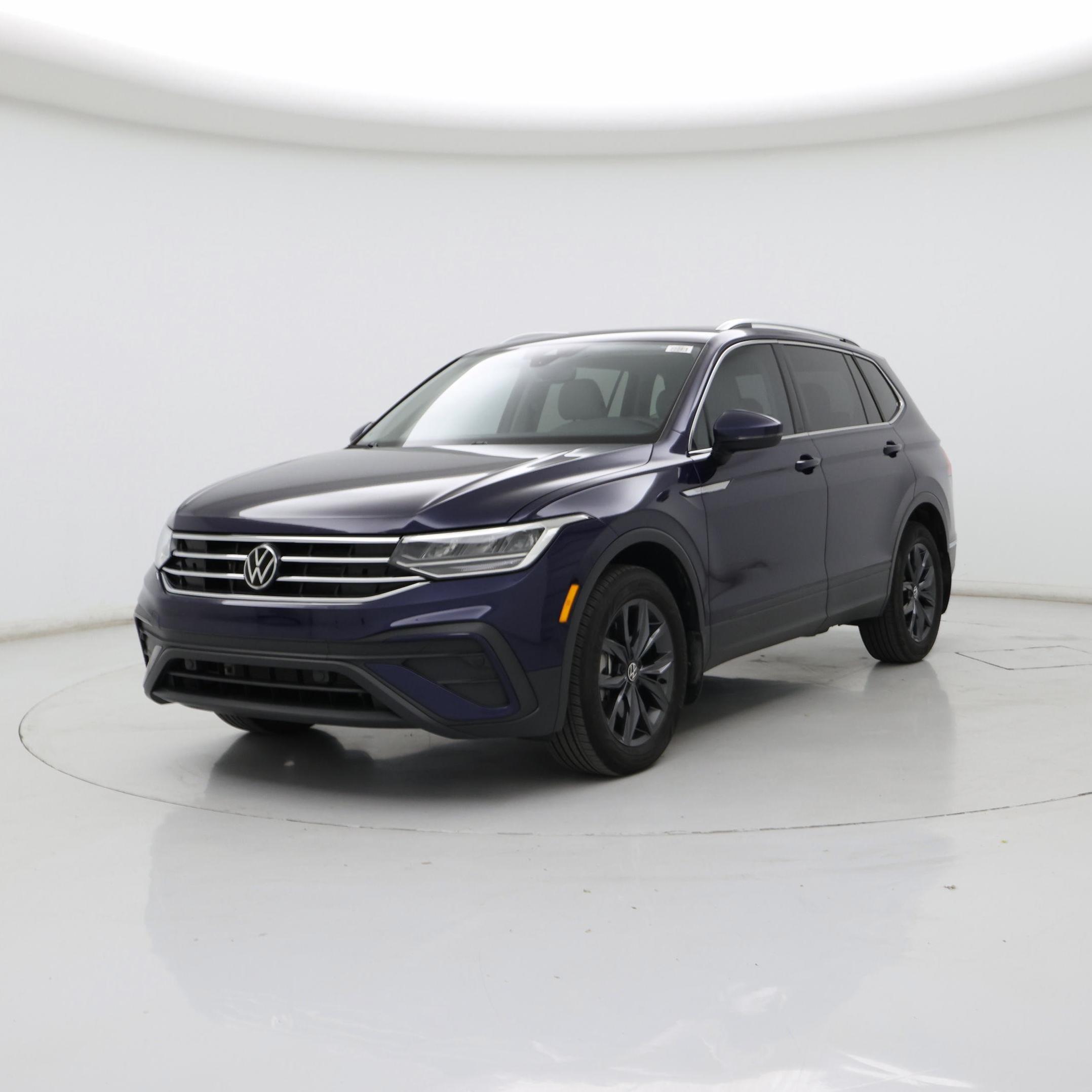 Thumbnail: 2023 Volkswagen Tiguan - 4