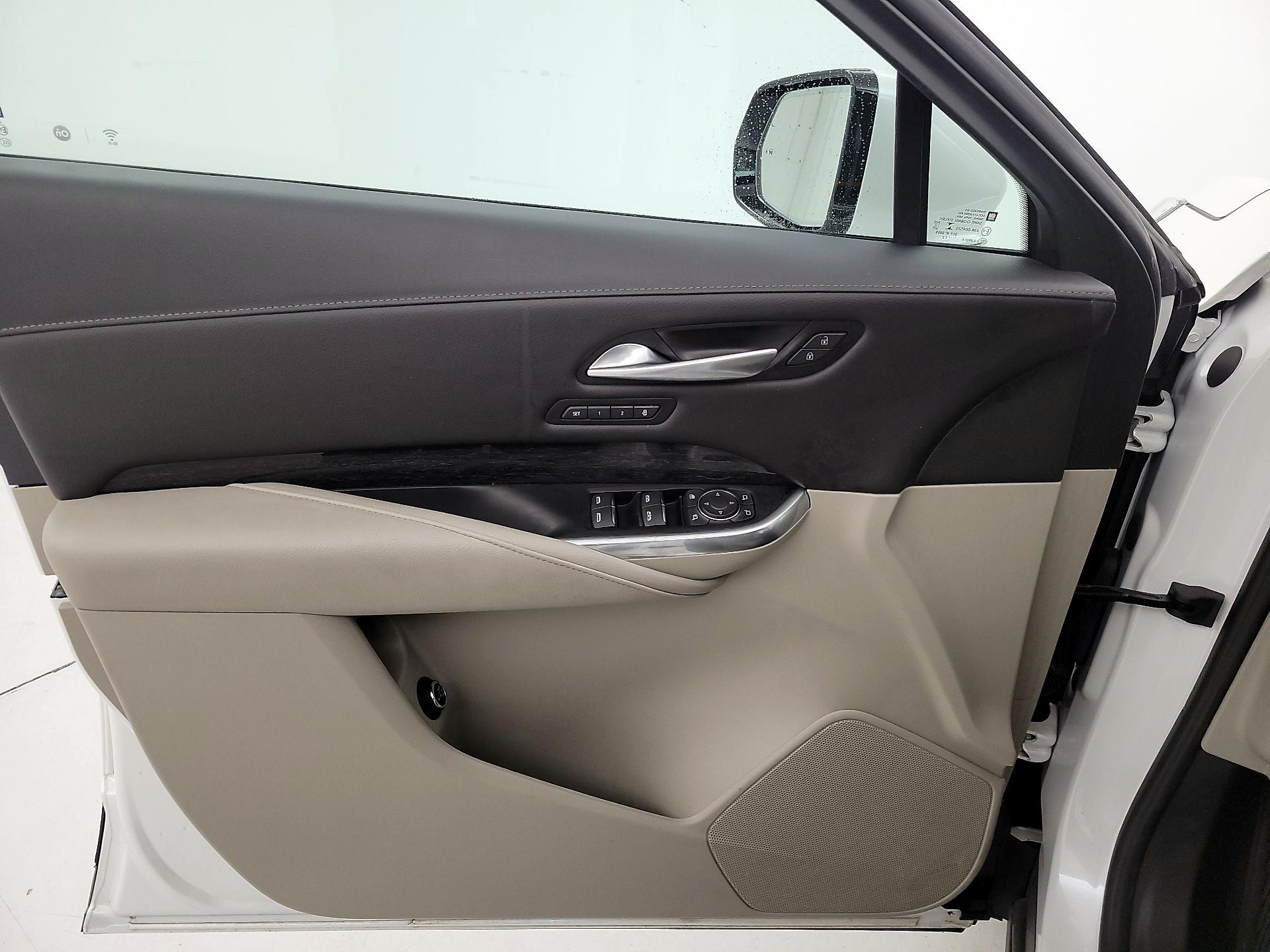 Thumbnail: 2023 Cadillac XT4 - 12