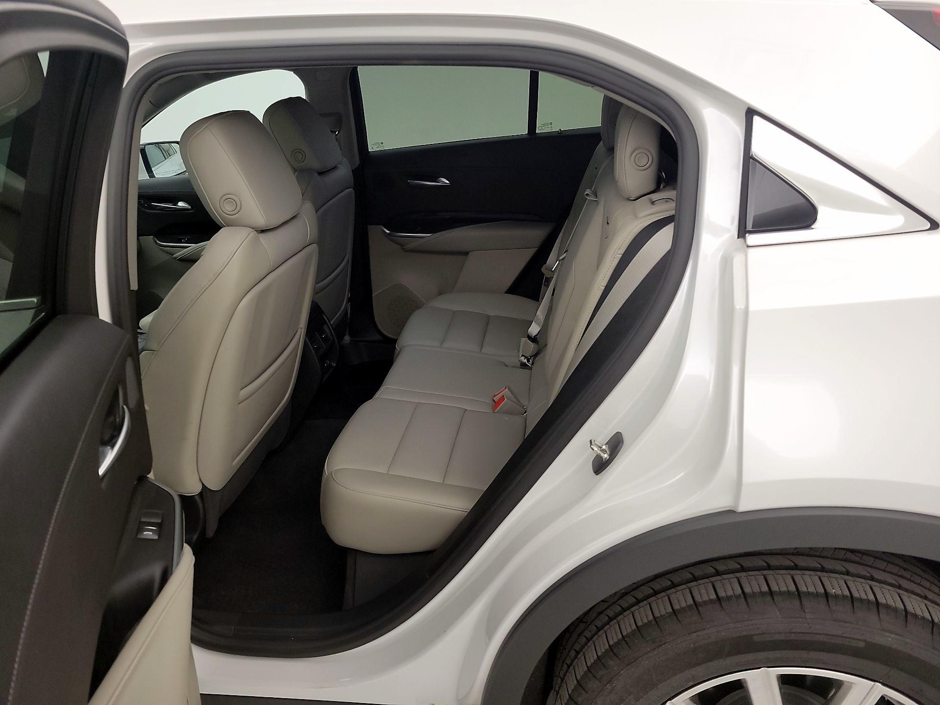 Thumbnail: 2023 Cadillac XT4 - 19