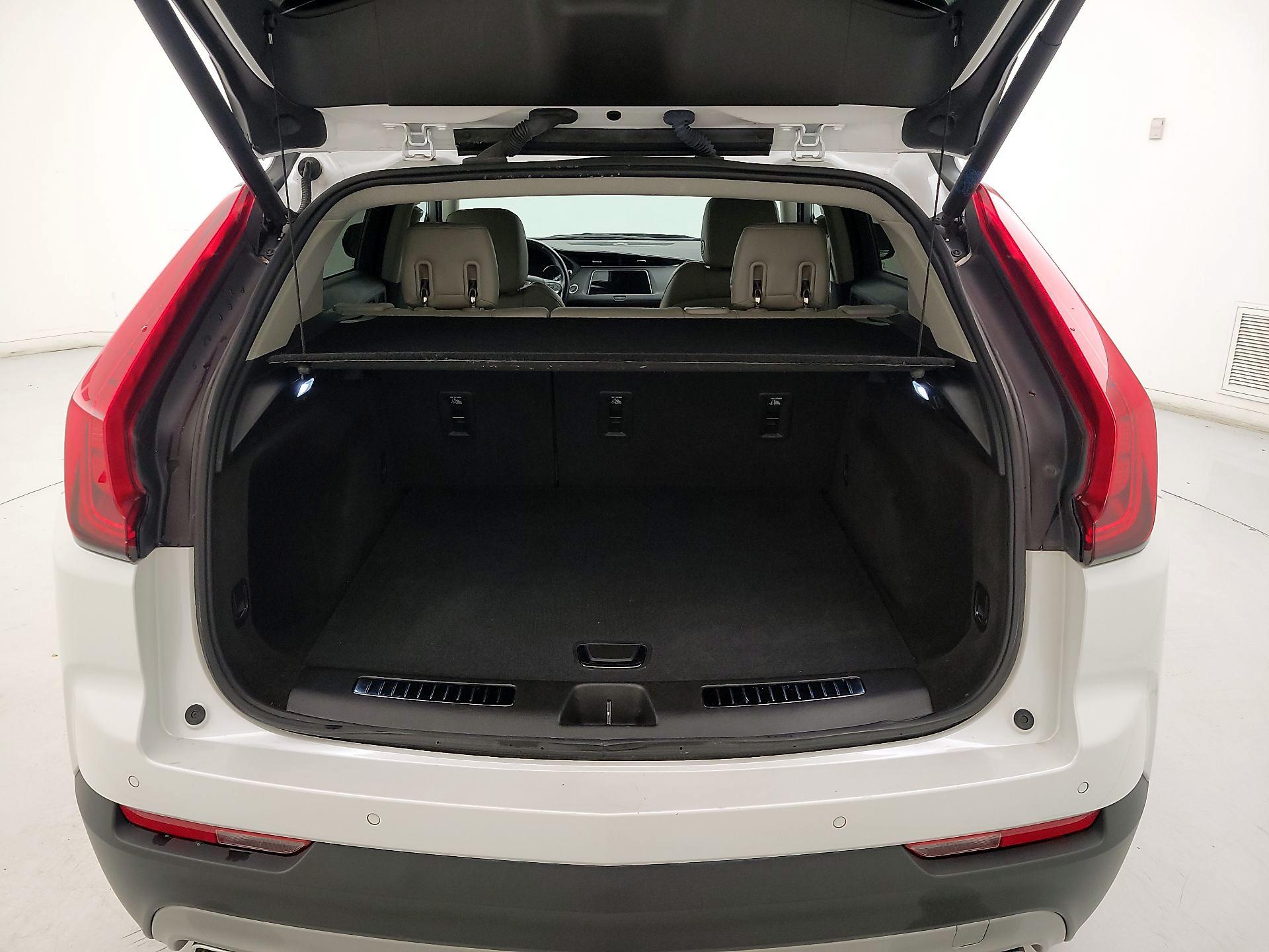 Thumbnail: 2023 Cadillac XT4 - 20