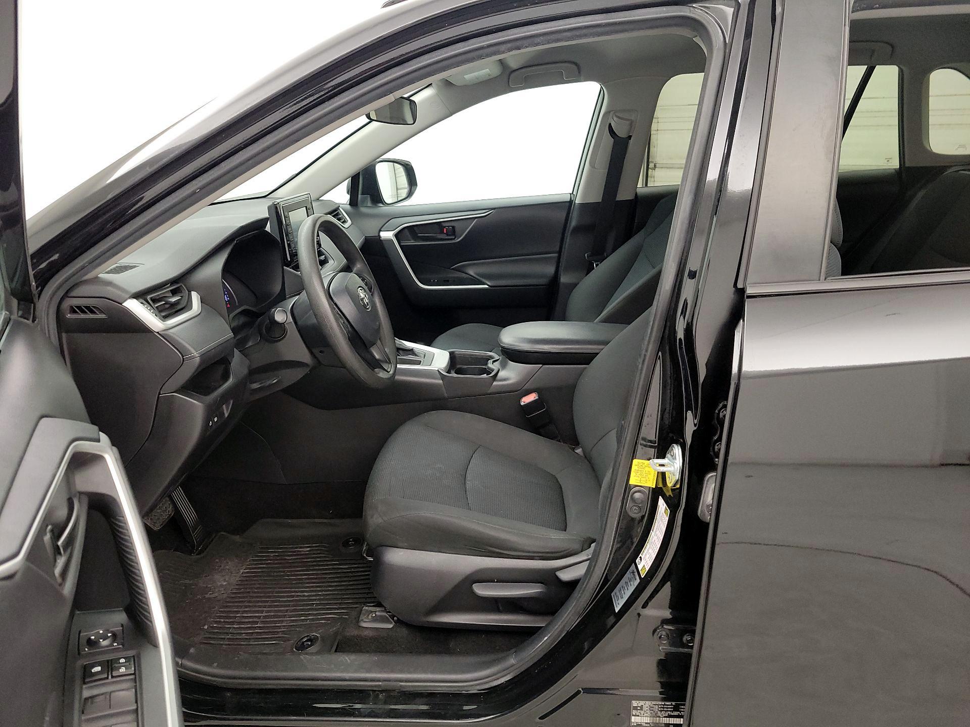 Thumbnail: 2021 Toyota RAV4 - 11