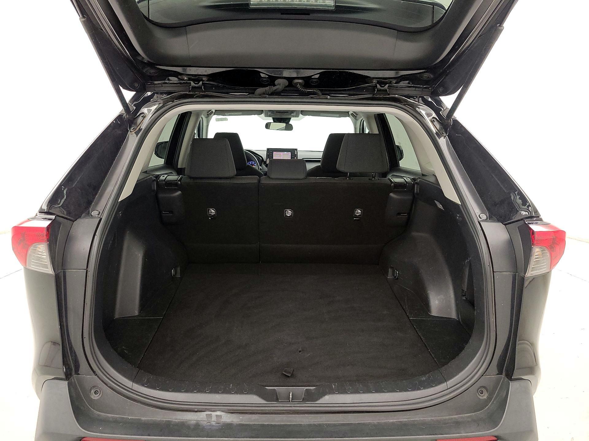 Thumbnail: 2021 Toyota RAV4 - 19