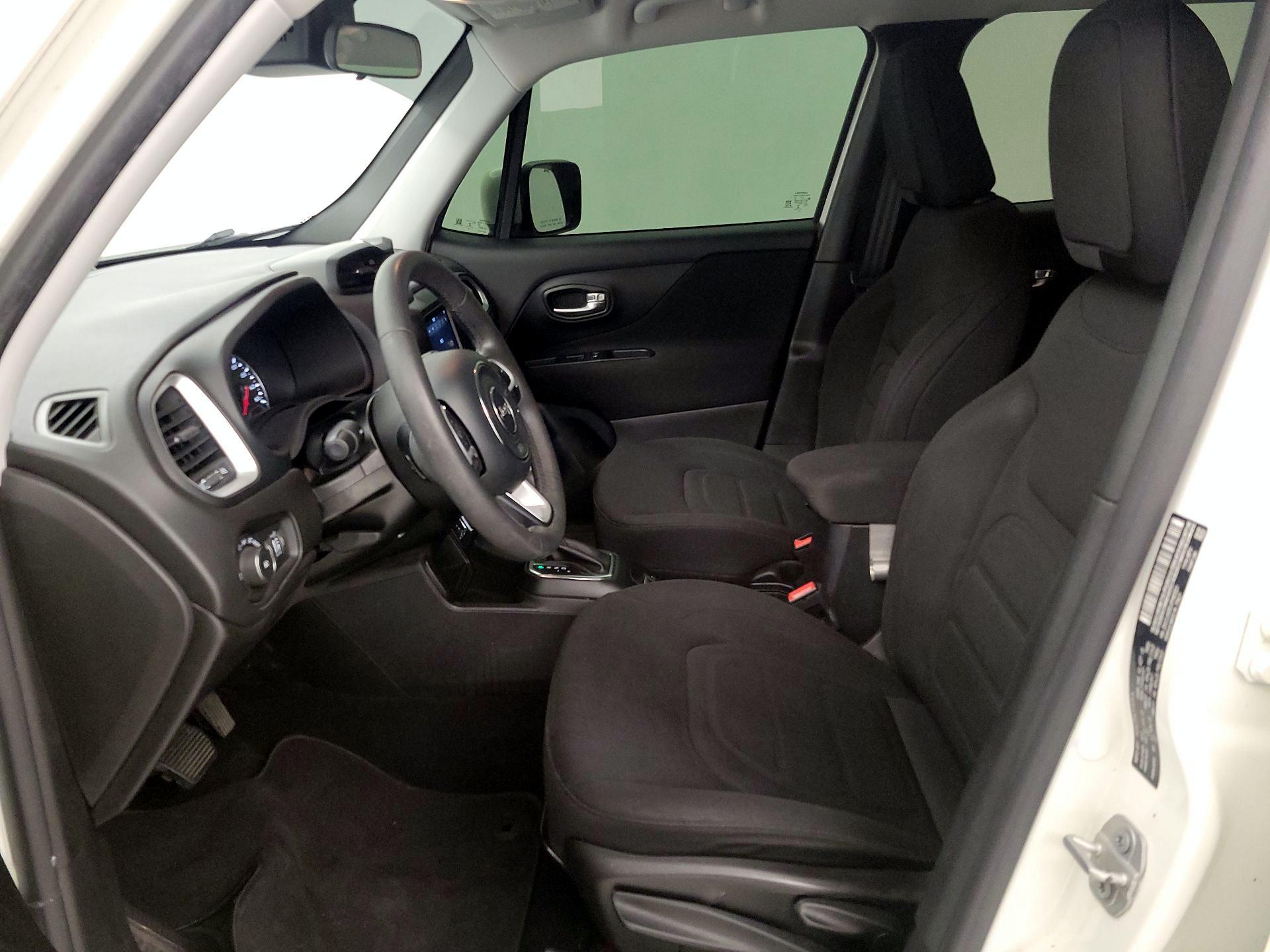 Thumbnail: 2018 Jeep Renegade - 11