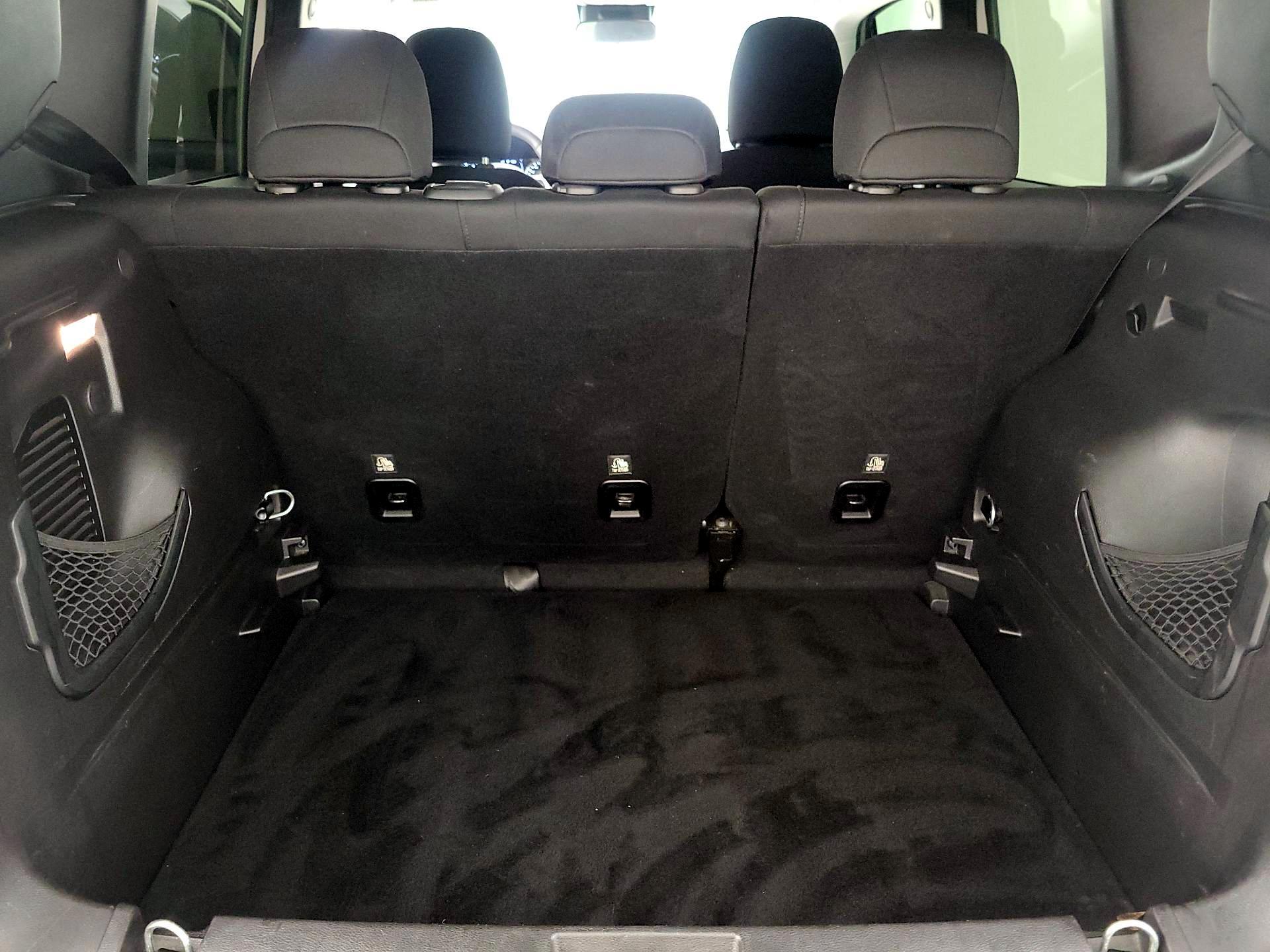 Thumbnail: 2018 Jeep Renegade - 19