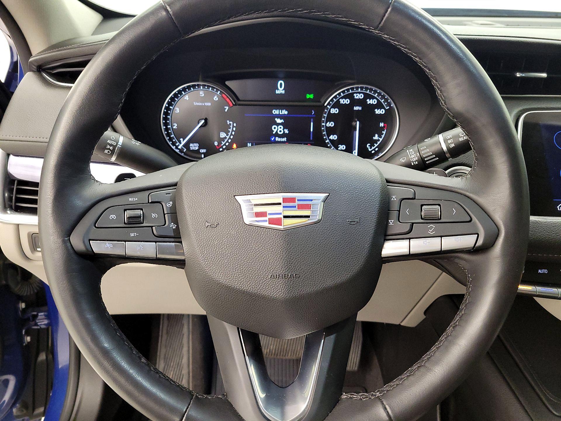 Thumbnail: 2023 Cadillac XT4 - 10