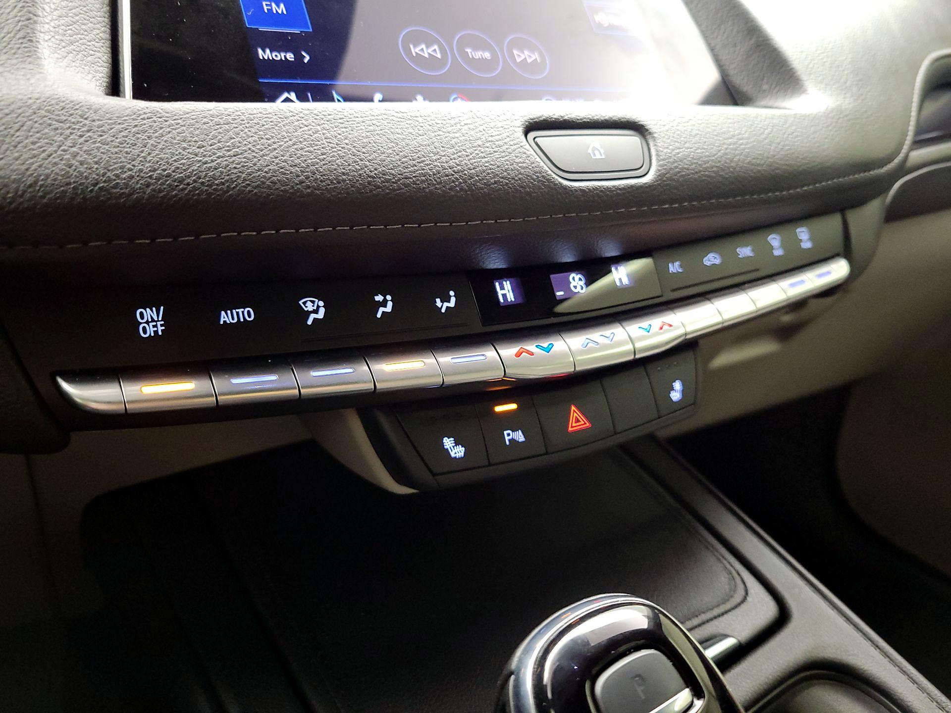 Thumbnail: 2023 Cadillac XT4 - 16