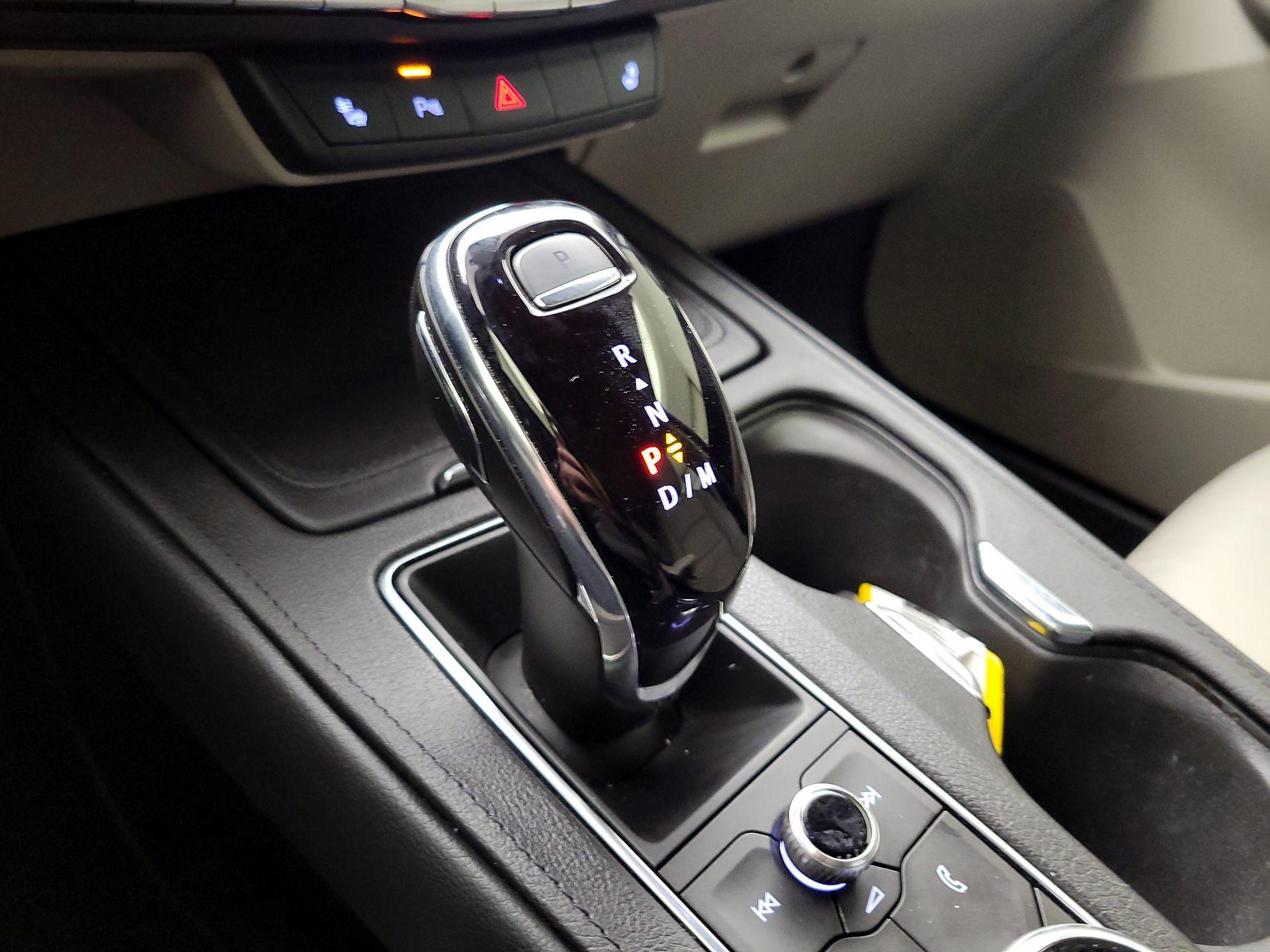 Thumbnail: 2023 Cadillac XT4 - 17