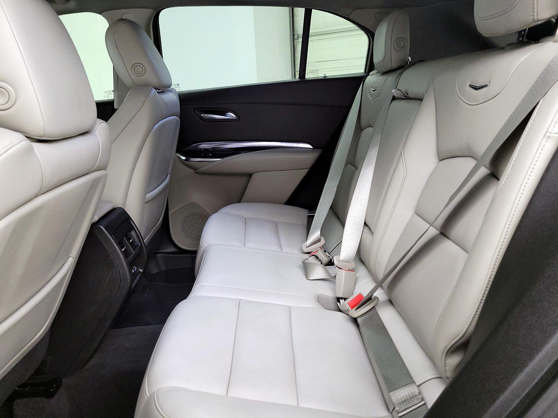 Thumbnail: 2023 Cadillac XT4 - 19