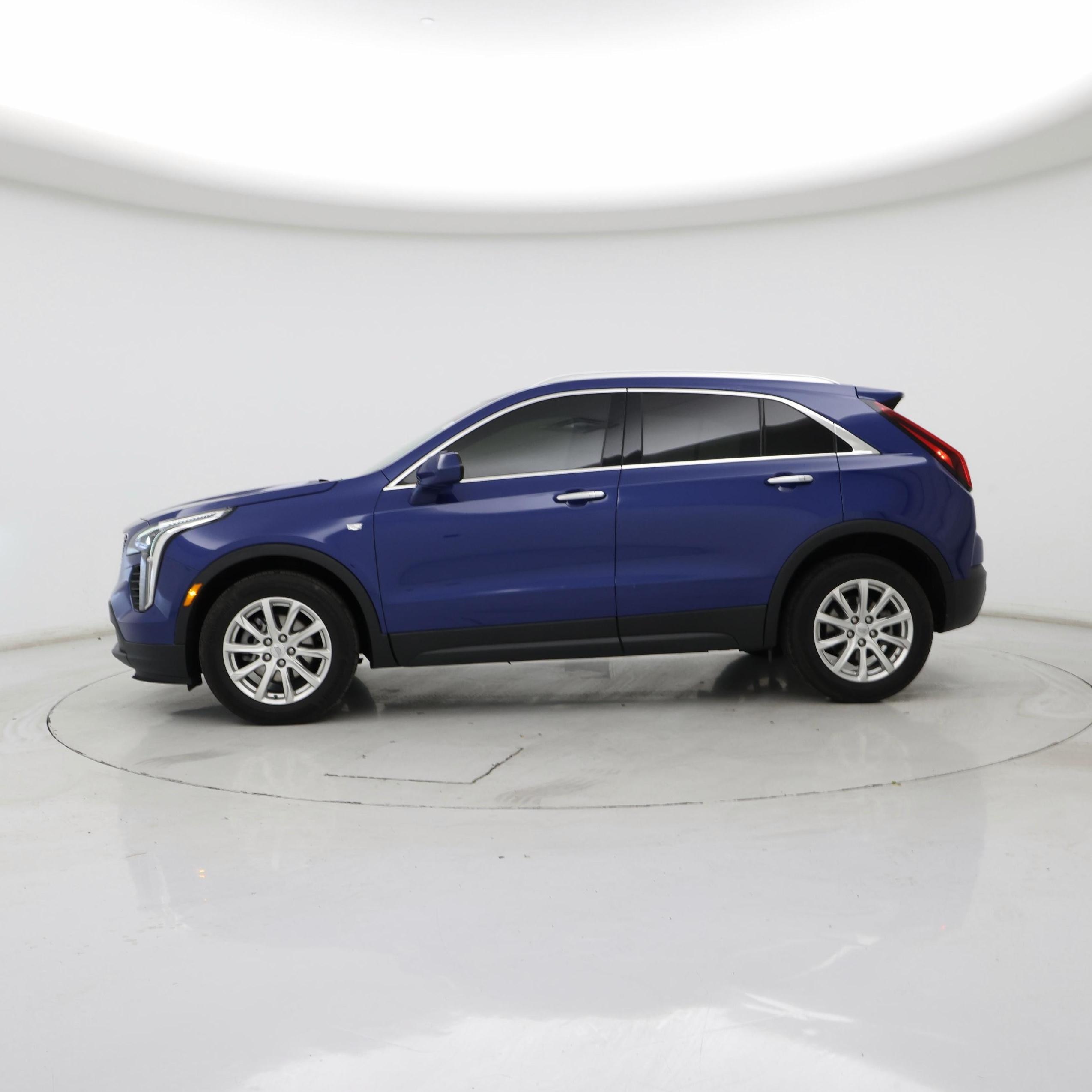 Thumbnail: 2023 Cadillac XT4 - 3