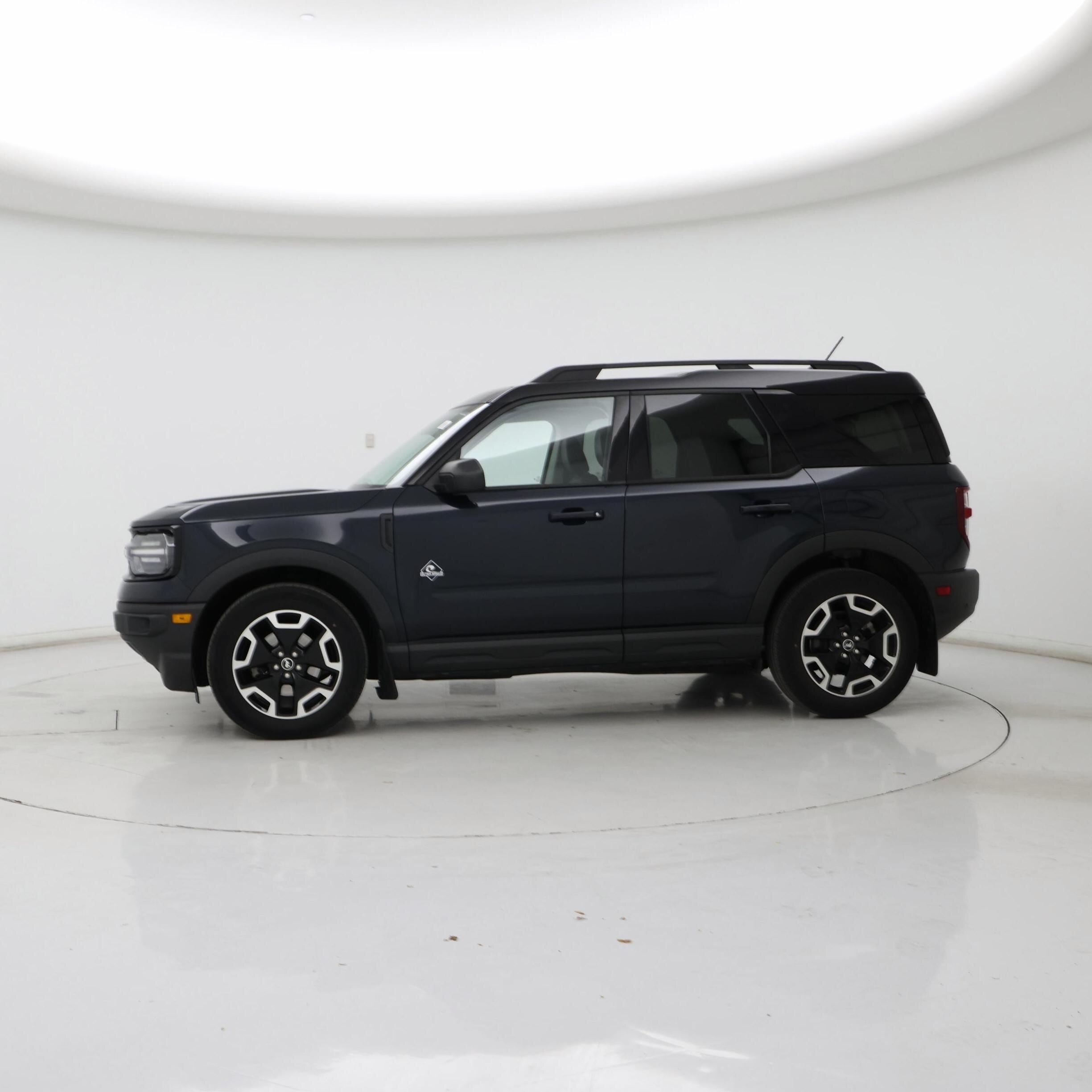 Thumbnail: 2021 Ford Bronco Sport - 3