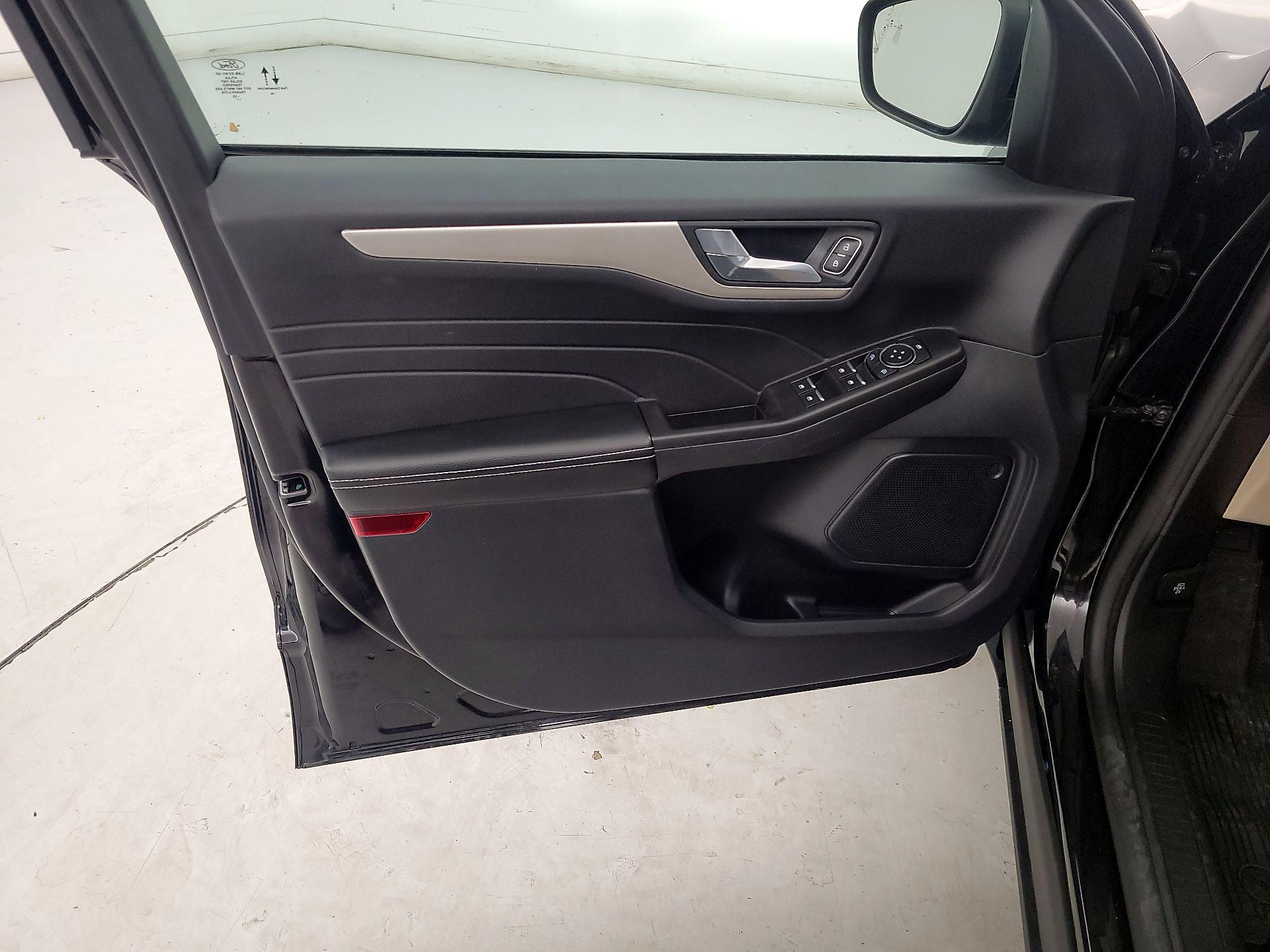 Thumbnail: 2022 Ford Escape - 12