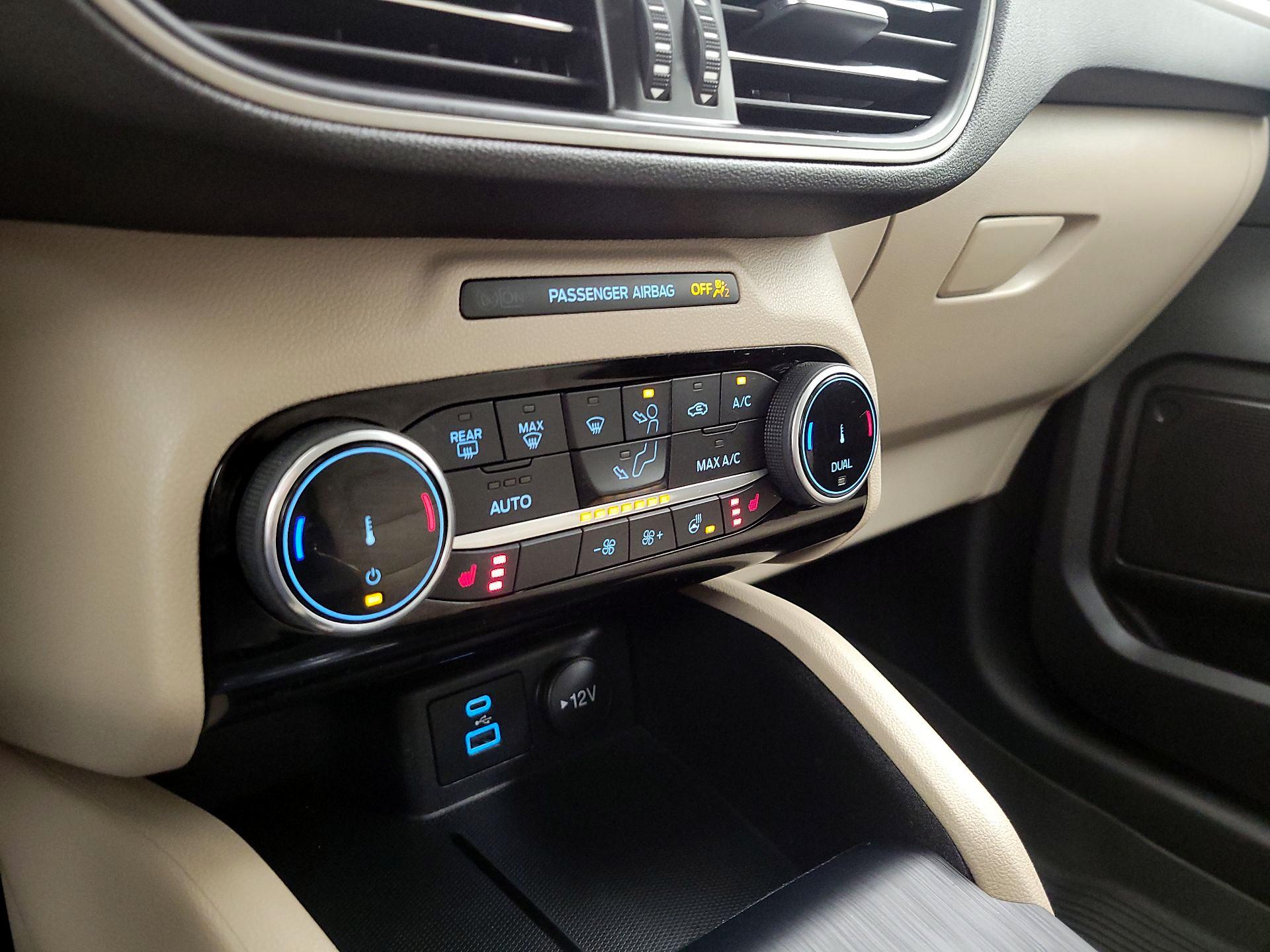 Thumbnail: 2022 Ford Escape - 17