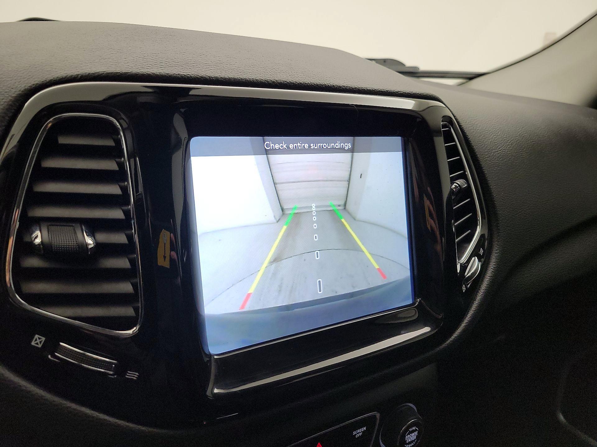 Thumbnail: 2020 Jeep Compass - 14