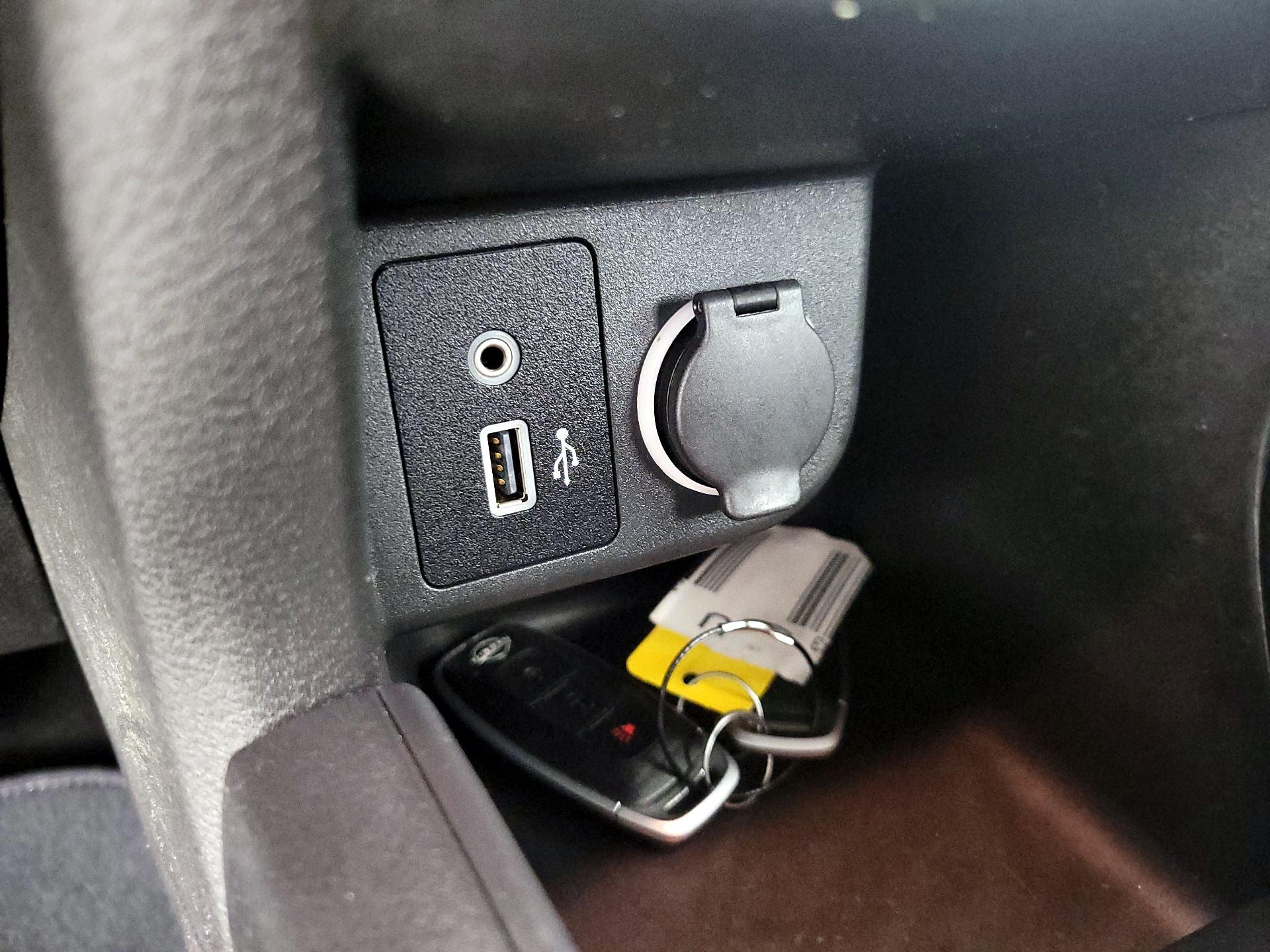 Thumbnail: 2023 Nissan Kicks - 18