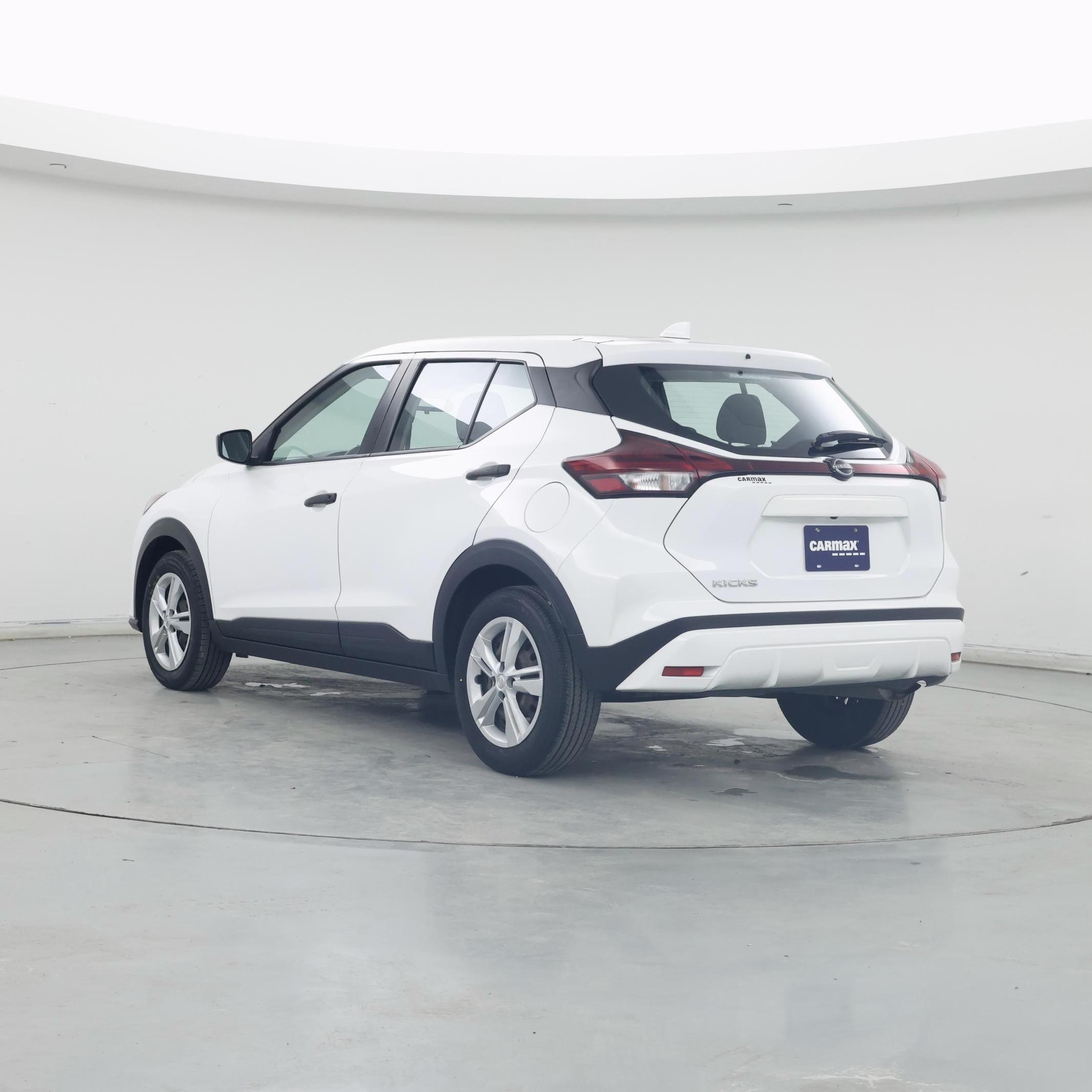 Thumbnail: 2023 Nissan Kicks - 2