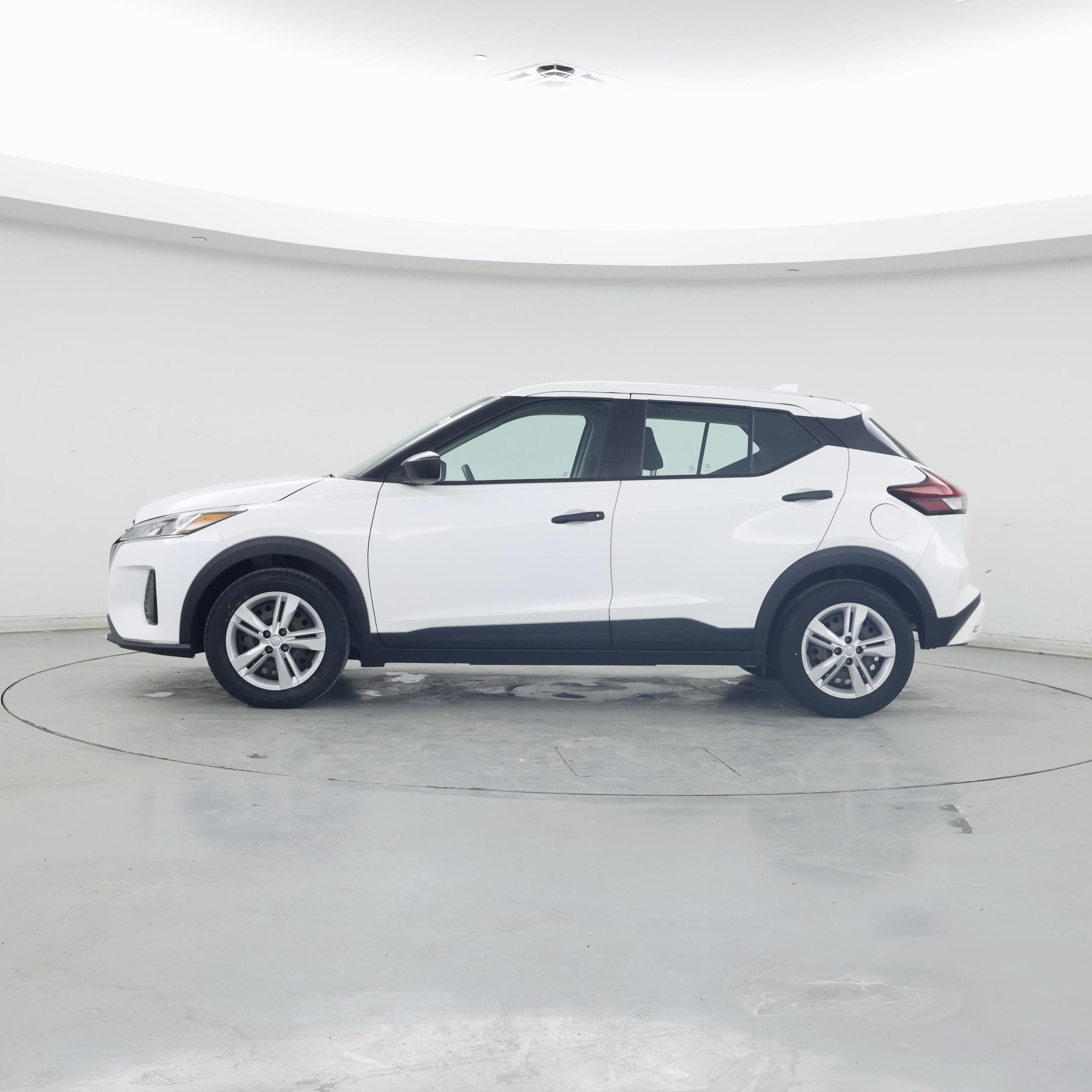 Thumbnail: 2023 Nissan Kicks - 3