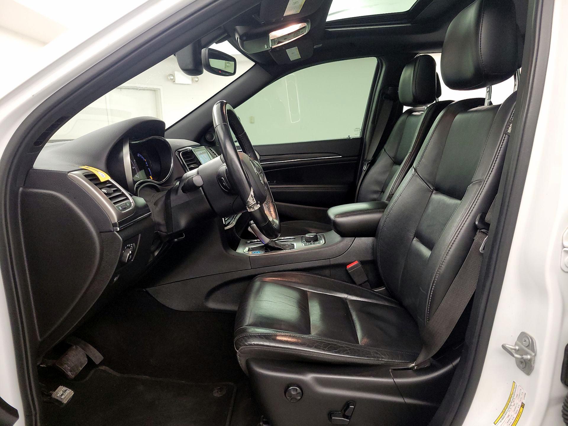 Thumbnail: 2020 Jeep Grand Cherokee - 11