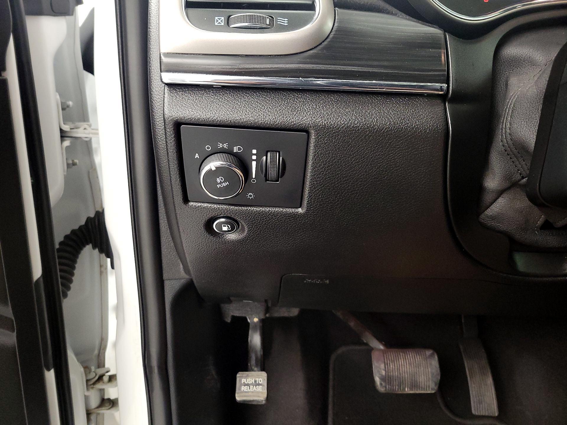 Thumbnail: 2020 Jeep Grand Cherokee - 13