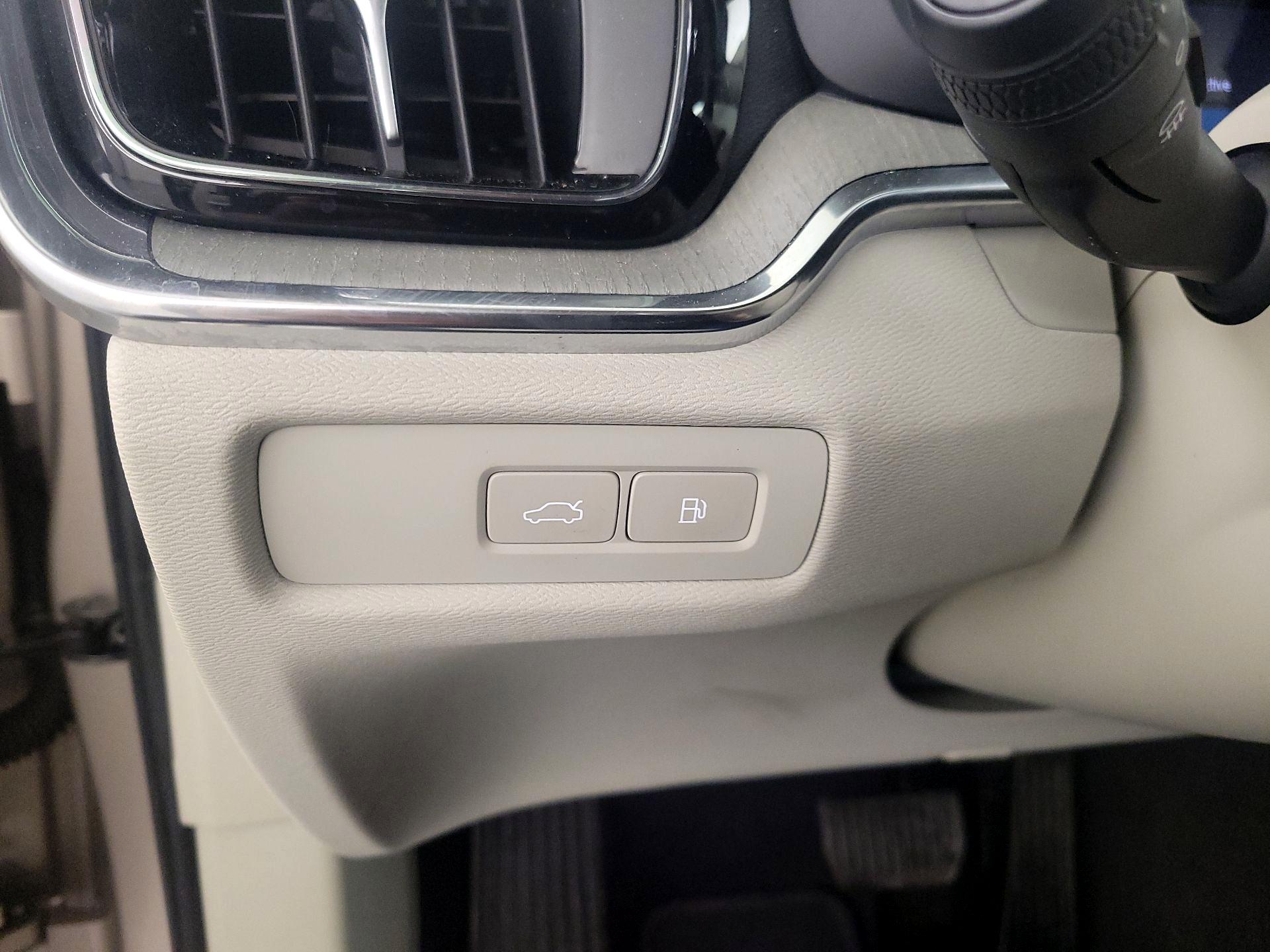 Thumbnail: 2023 Volvo S60 - 13