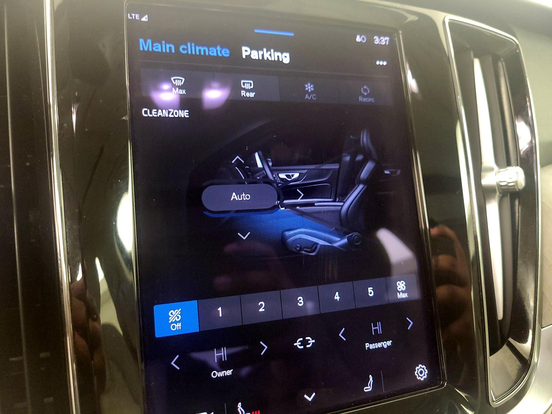 Thumbnail: 2023 Volvo S60 - 16