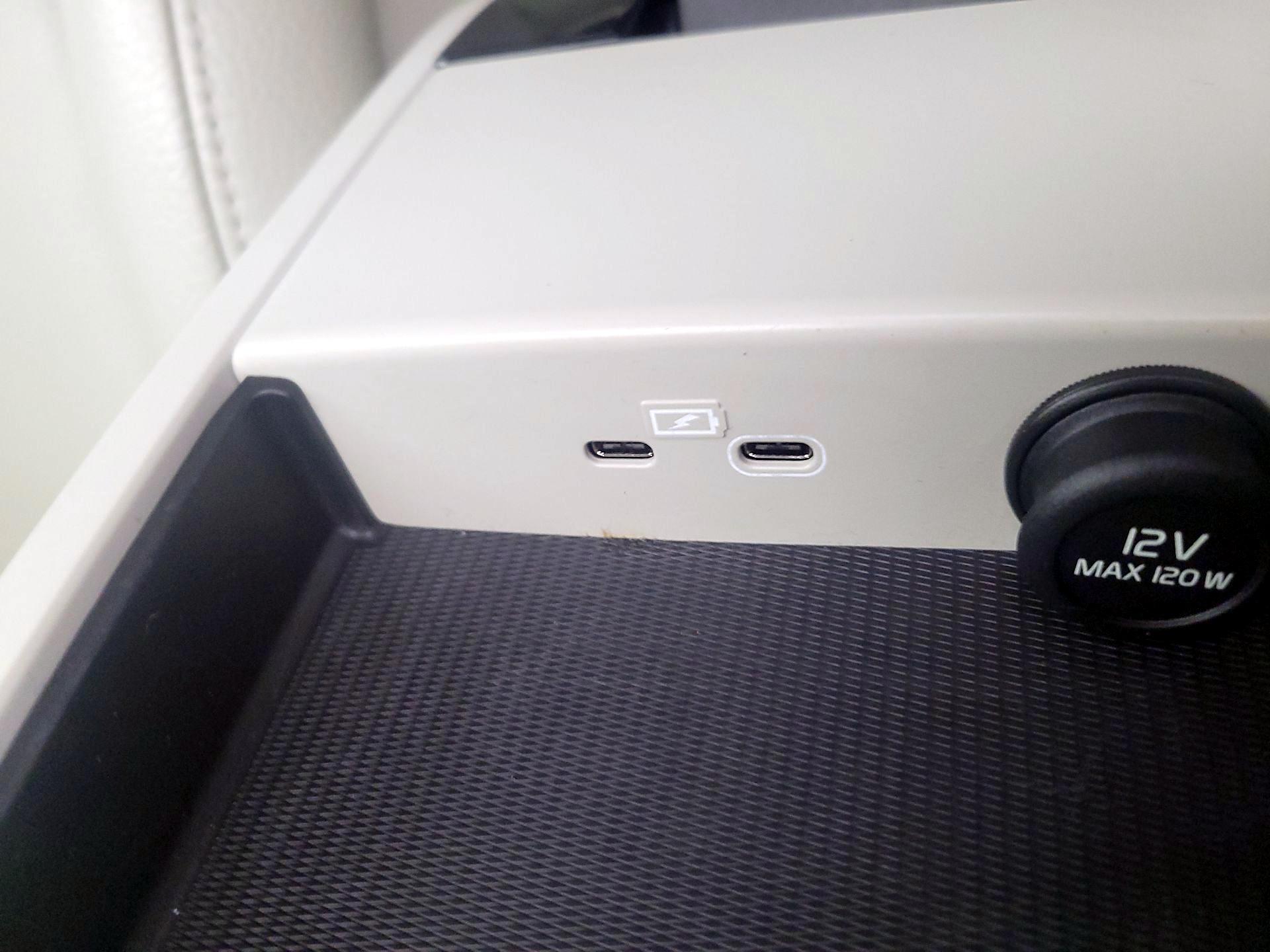 Thumbnail: 2023 Volvo S60 - 18