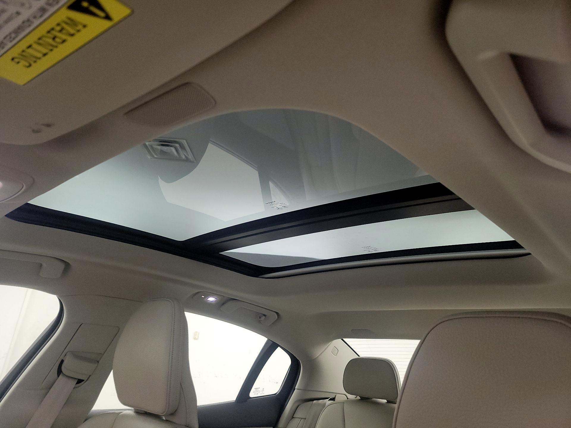 Thumbnail: 2023 Volvo S60 - 19