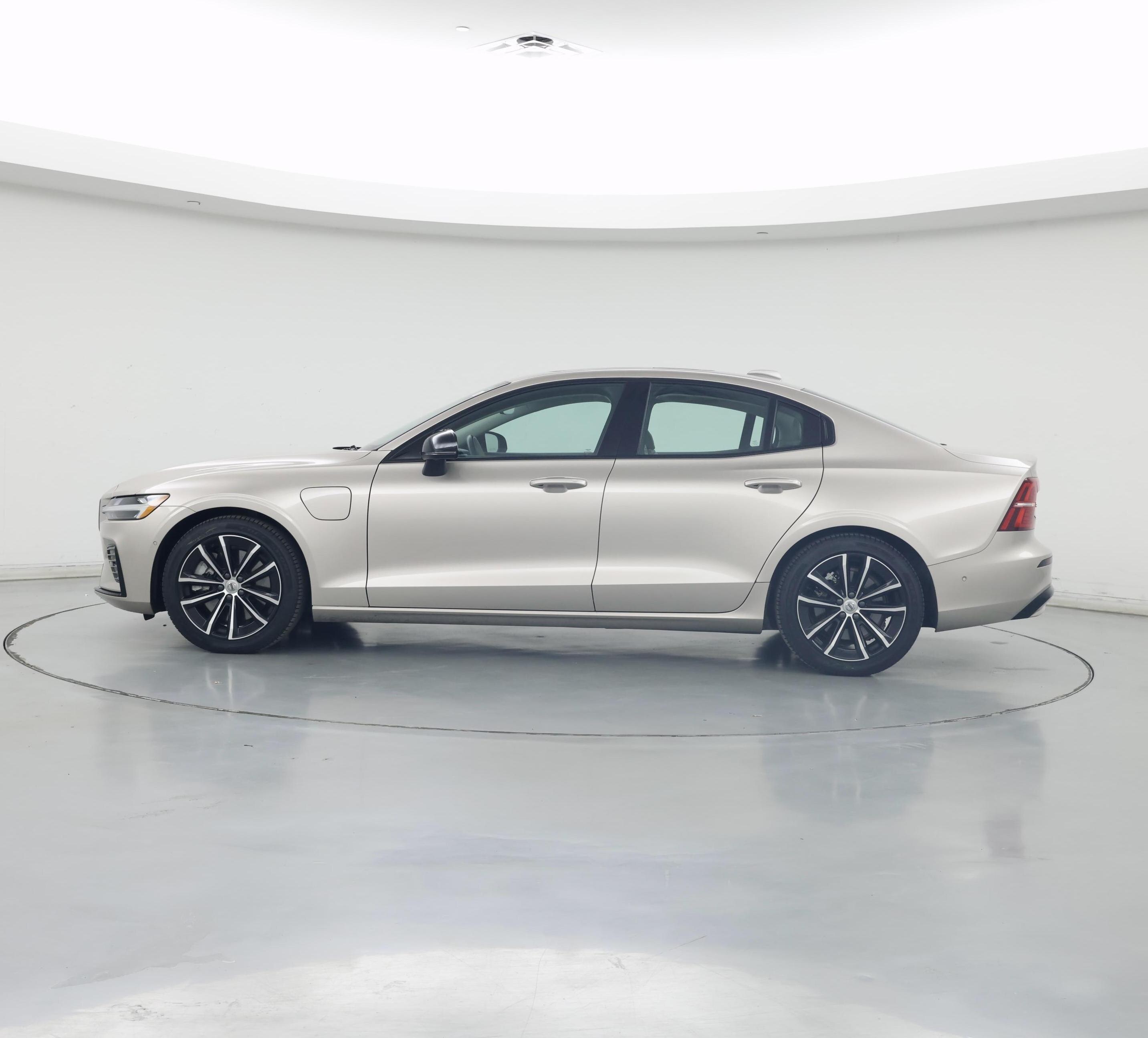 Thumbnail: 2023 Volvo S60 - 3