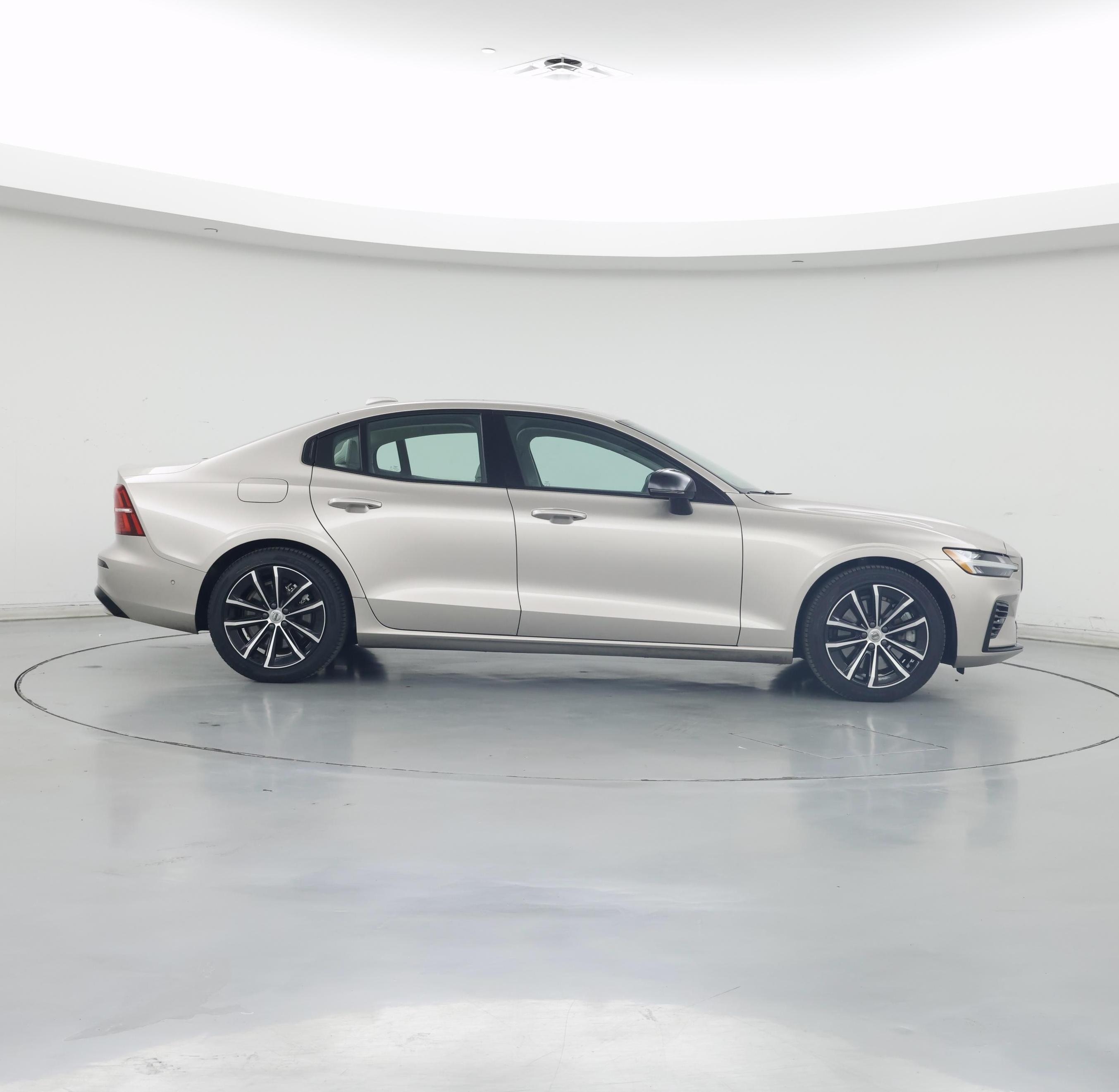 Thumbnail: 2023 Volvo S60 - 7