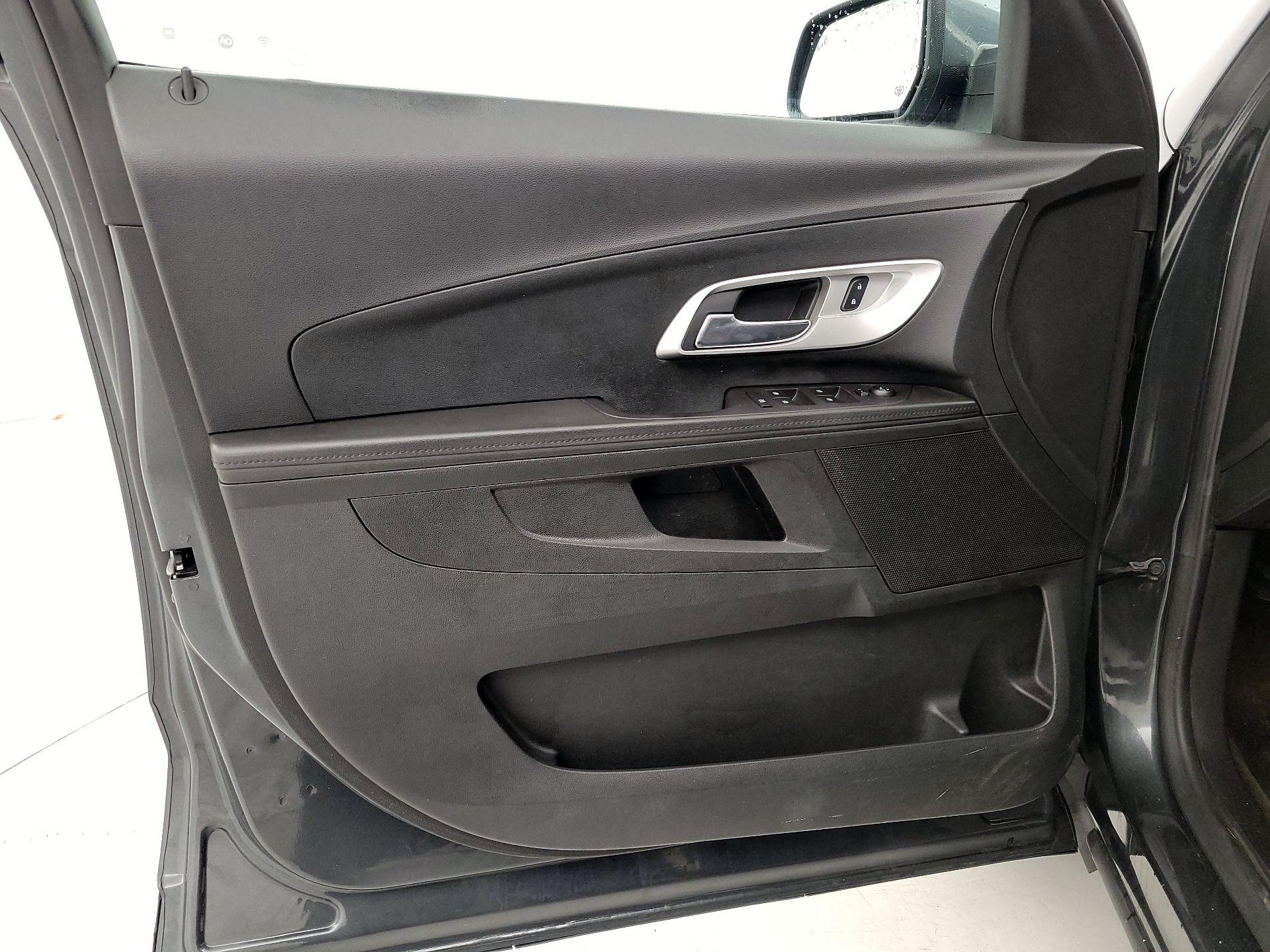 Thumbnail: 2017 Chevrolet Equinox - 12