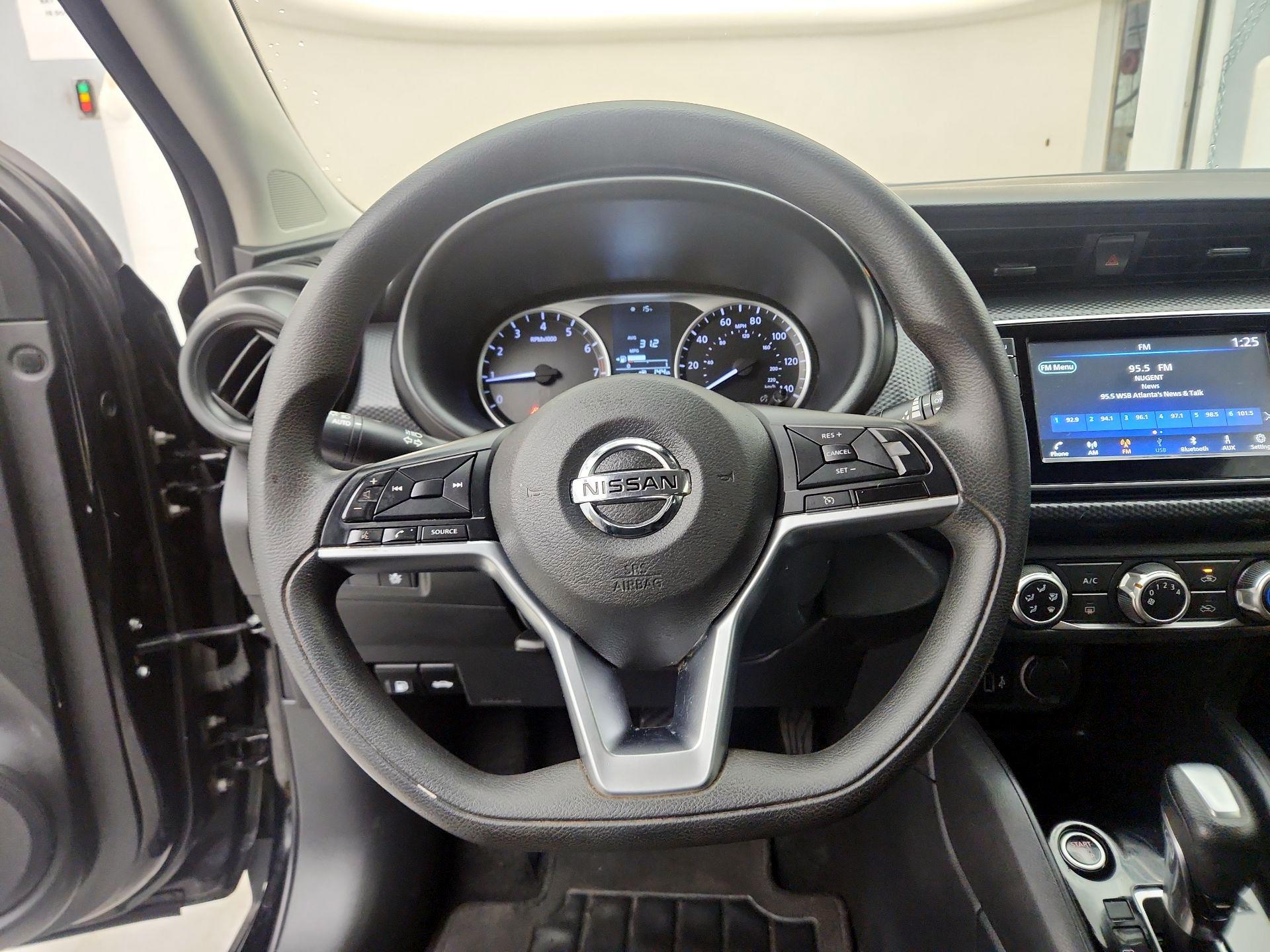 Thumbnail: 2021 Nissan Kicks - 10