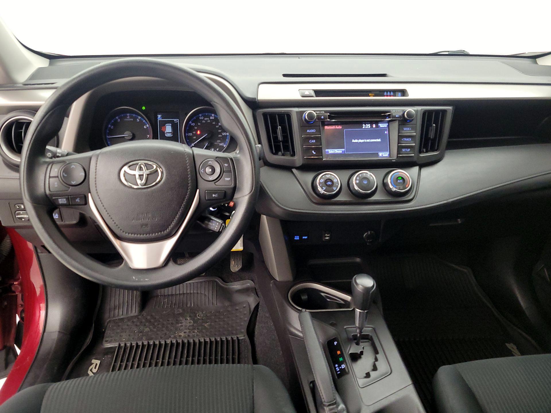 Thumbnail: 2018 Toyota RAV4 - 9