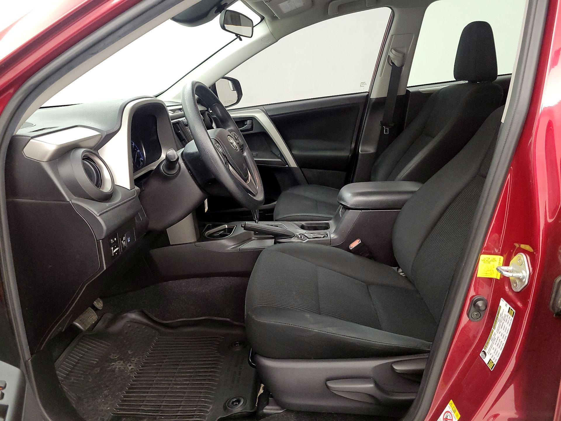 Thumbnail: 2018 Toyota RAV4 - 11