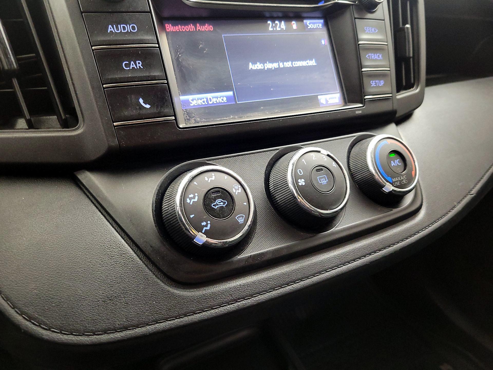 Thumbnail: 2018 Toyota RAV4 - 16