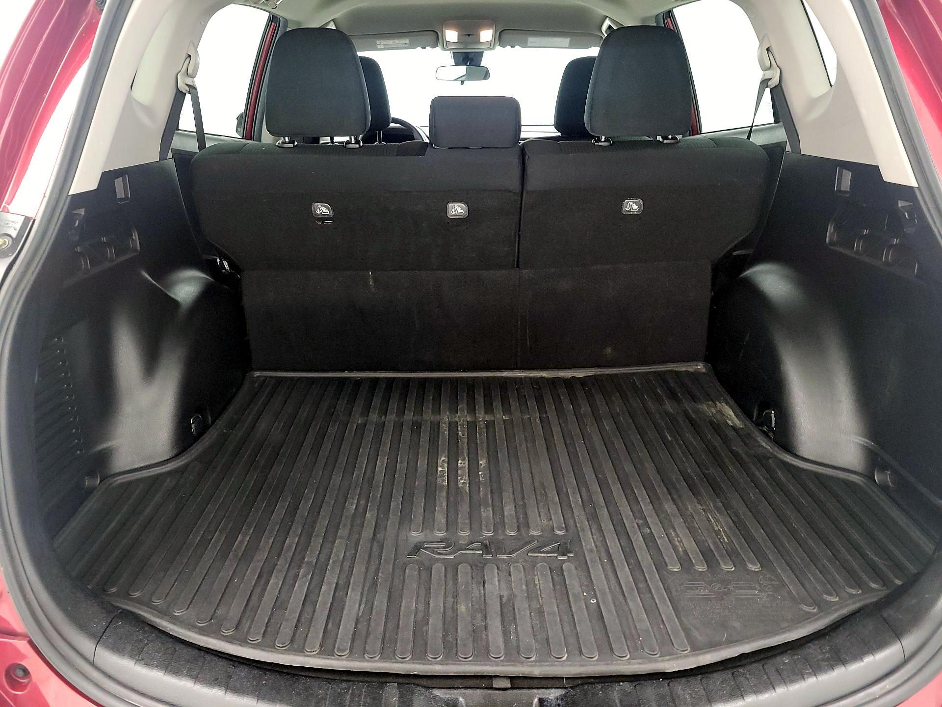 Thumbnail: 2018 Toyota RAV4 - 20