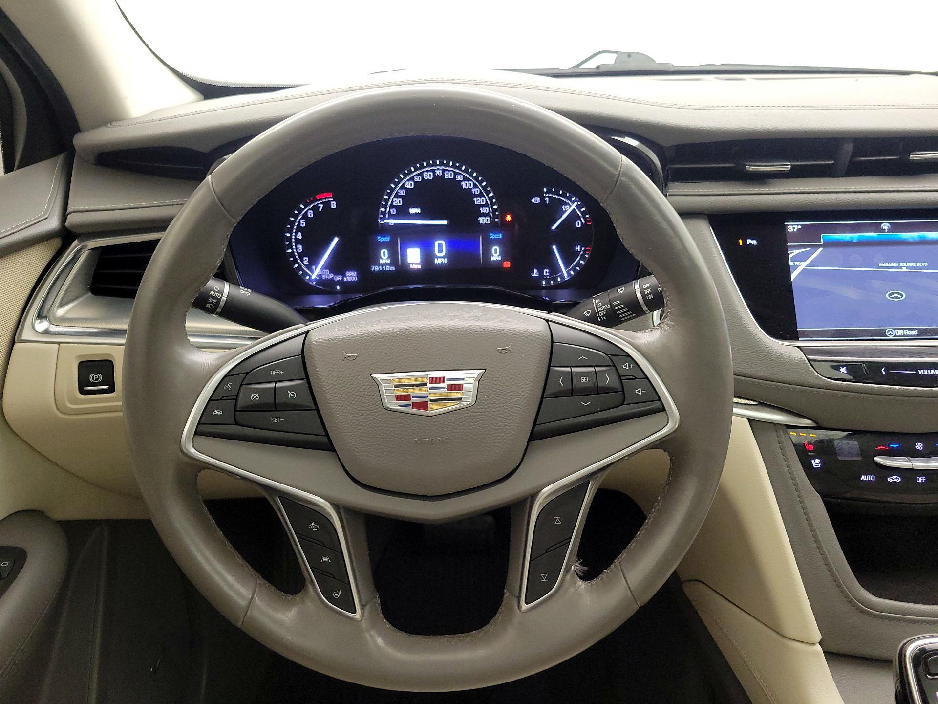 Thumbnail: 2017 Cadillac XT5 - 10