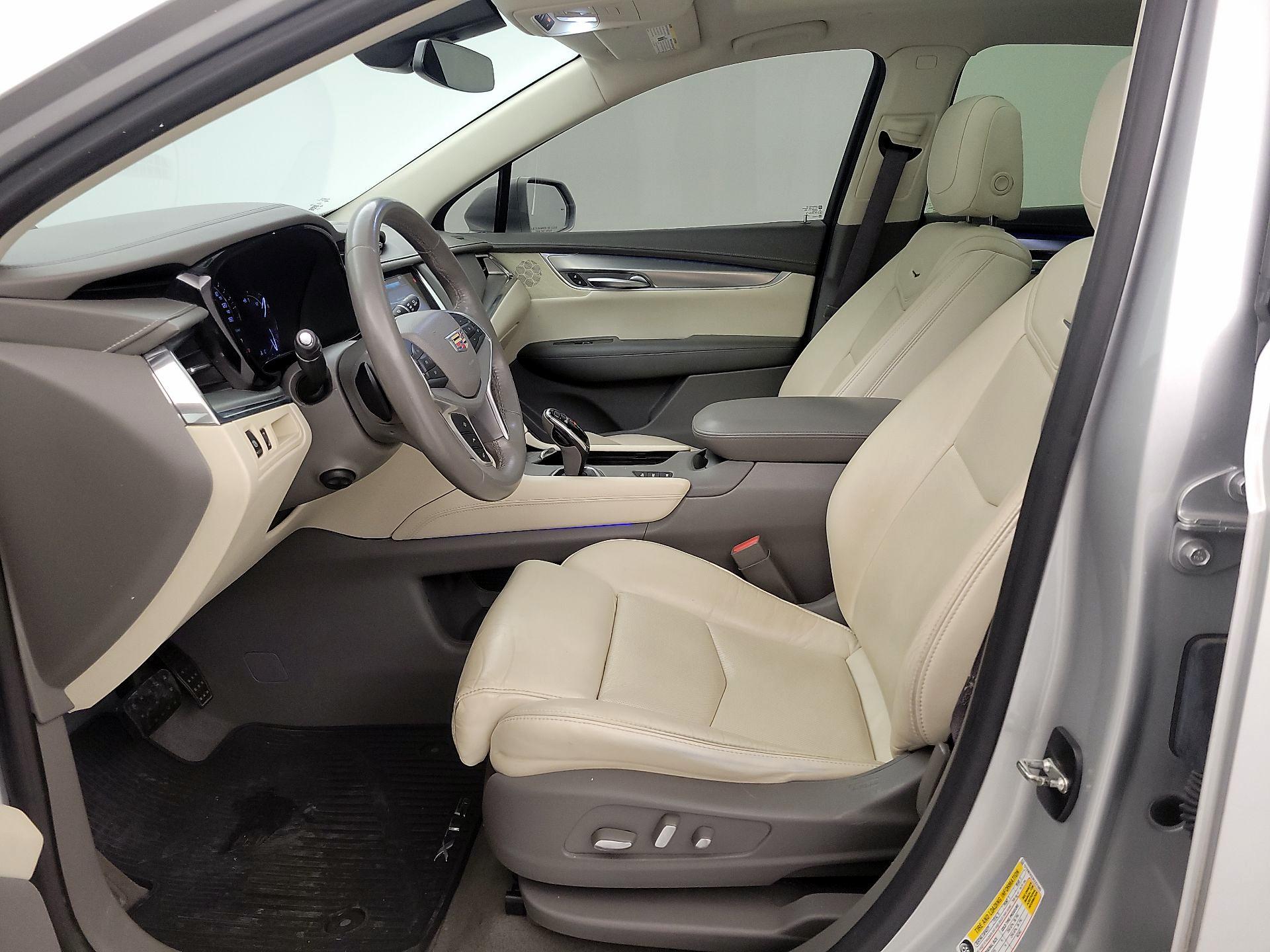 Thumbnail: 2017 Cadillac XT5 - 11