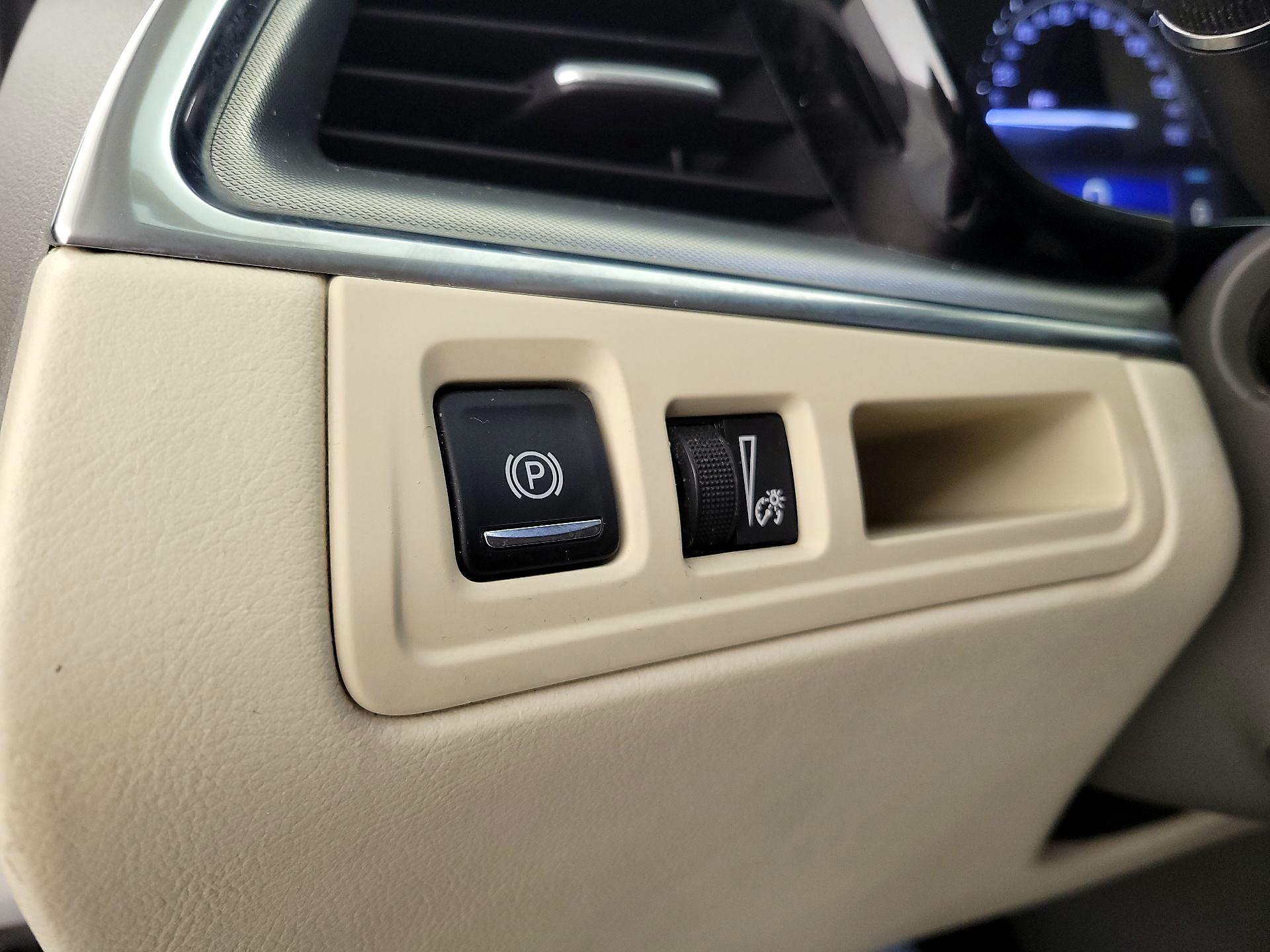 Thumbnail: 2017 Cadillac XT5 - 13